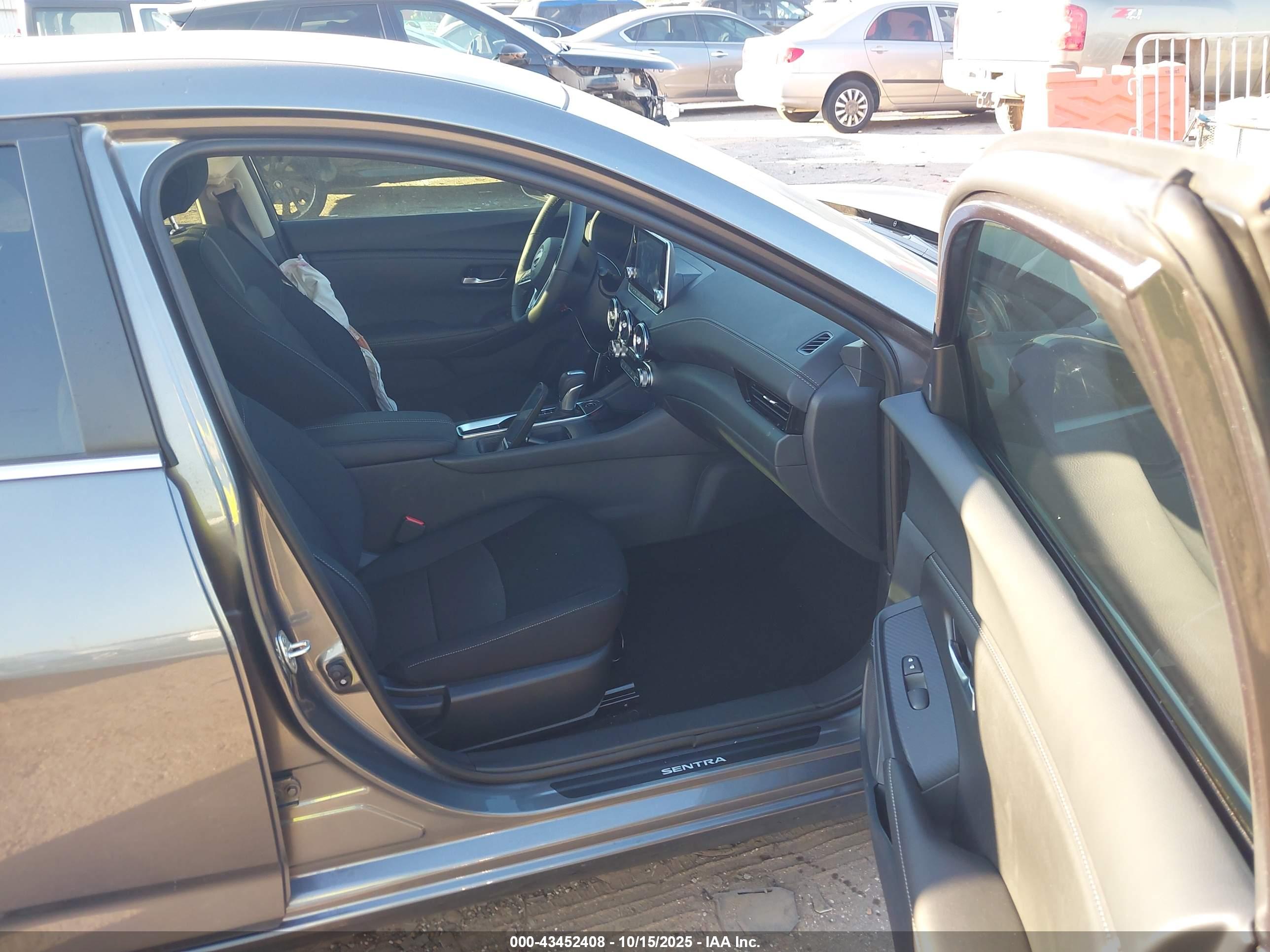 NISSAN SENTRA image 5