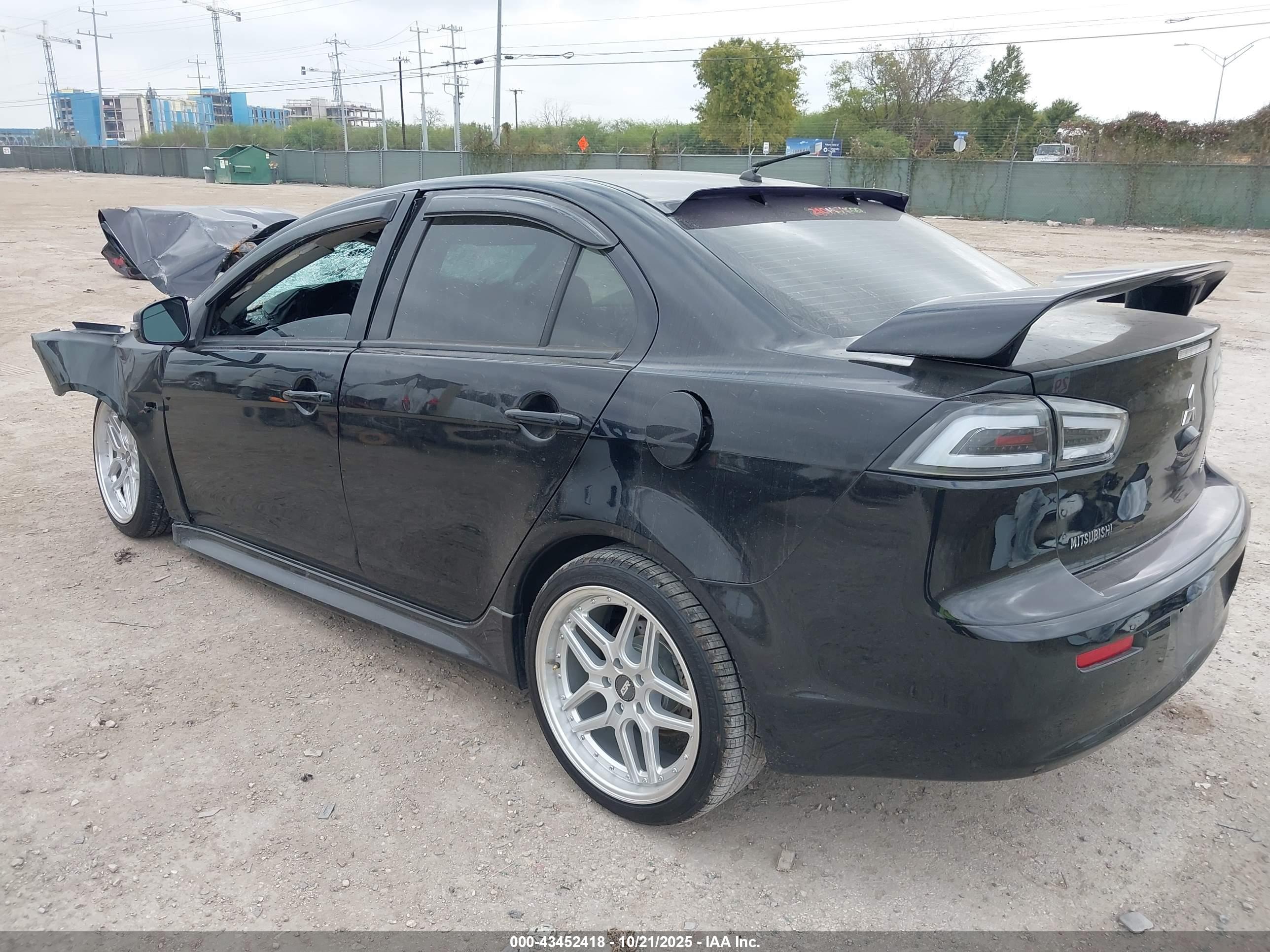 MITSUBISHI LANCER image 3