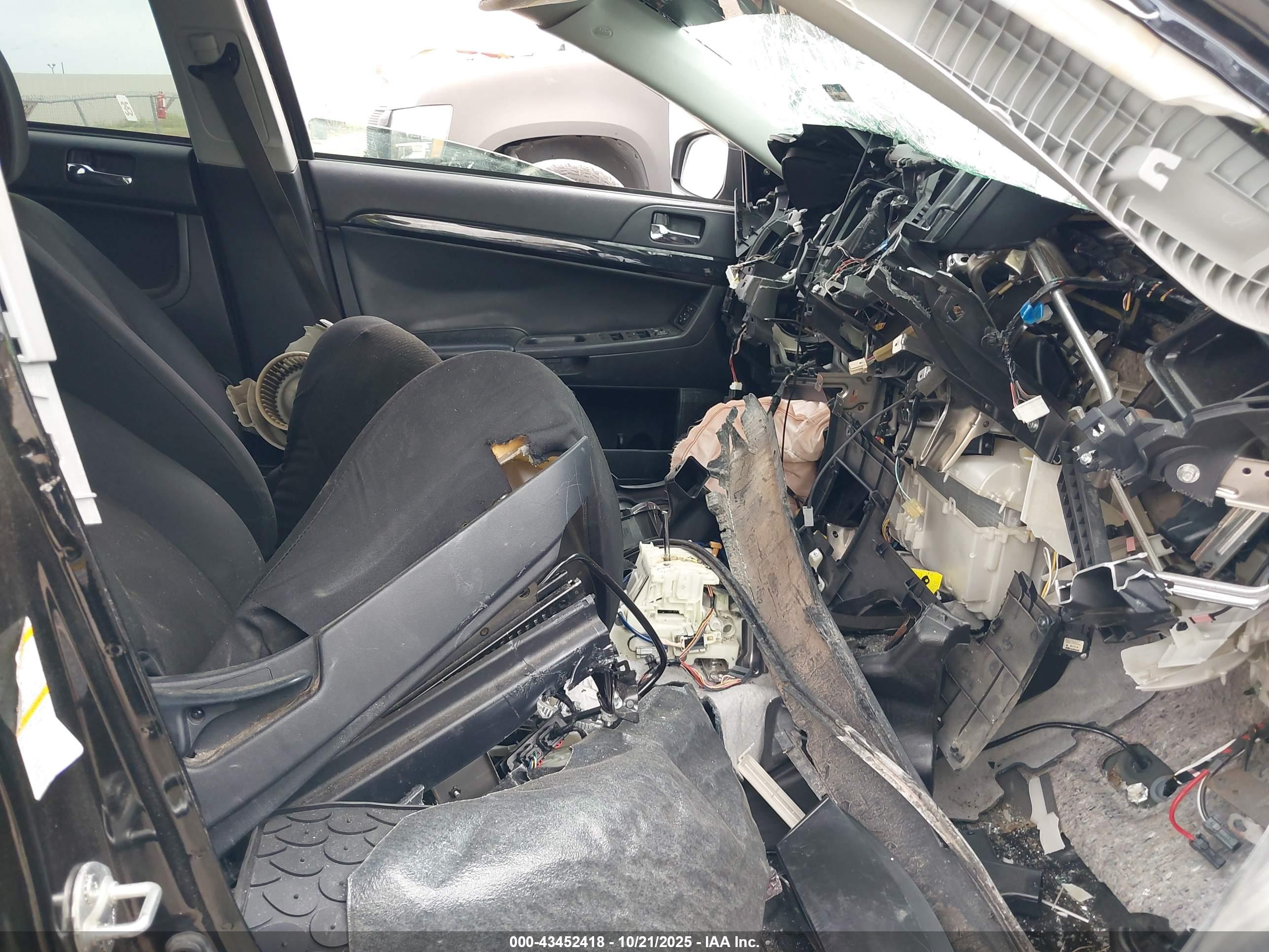 MITSUBISHI LANCER image 5