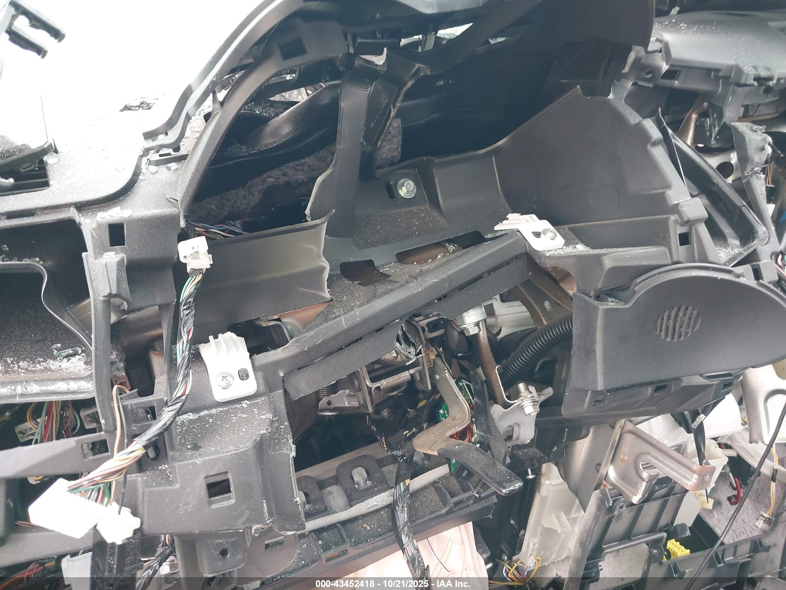 MITSUBISHI LANCER image 7