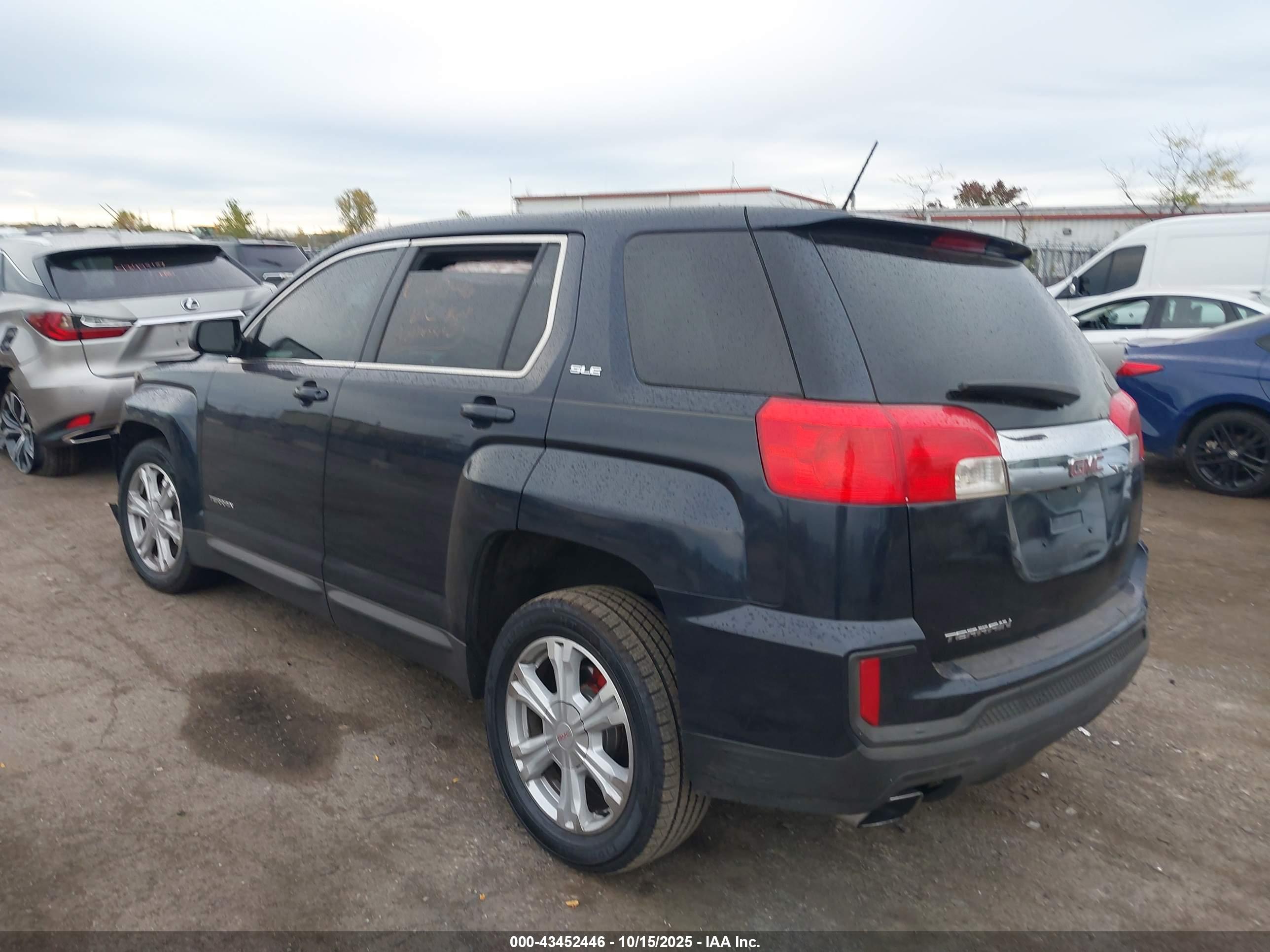 GMC TERRAIN image 3