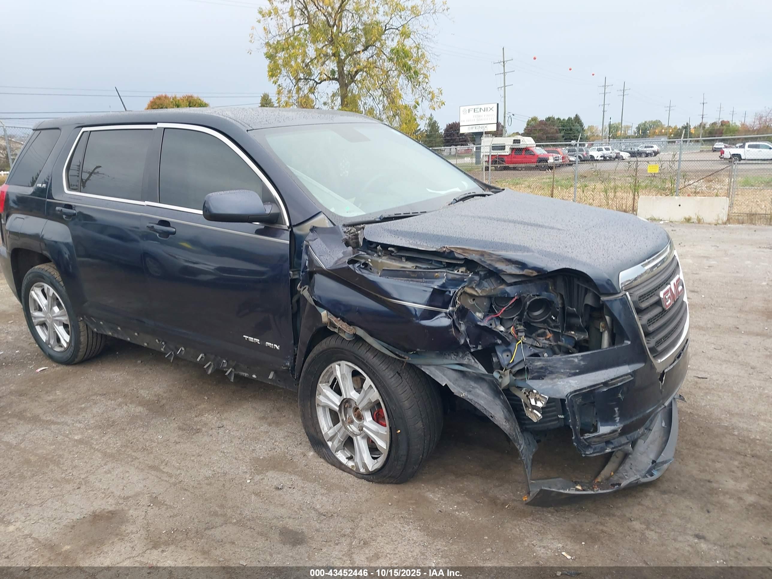 GMC TERRAIN image 6