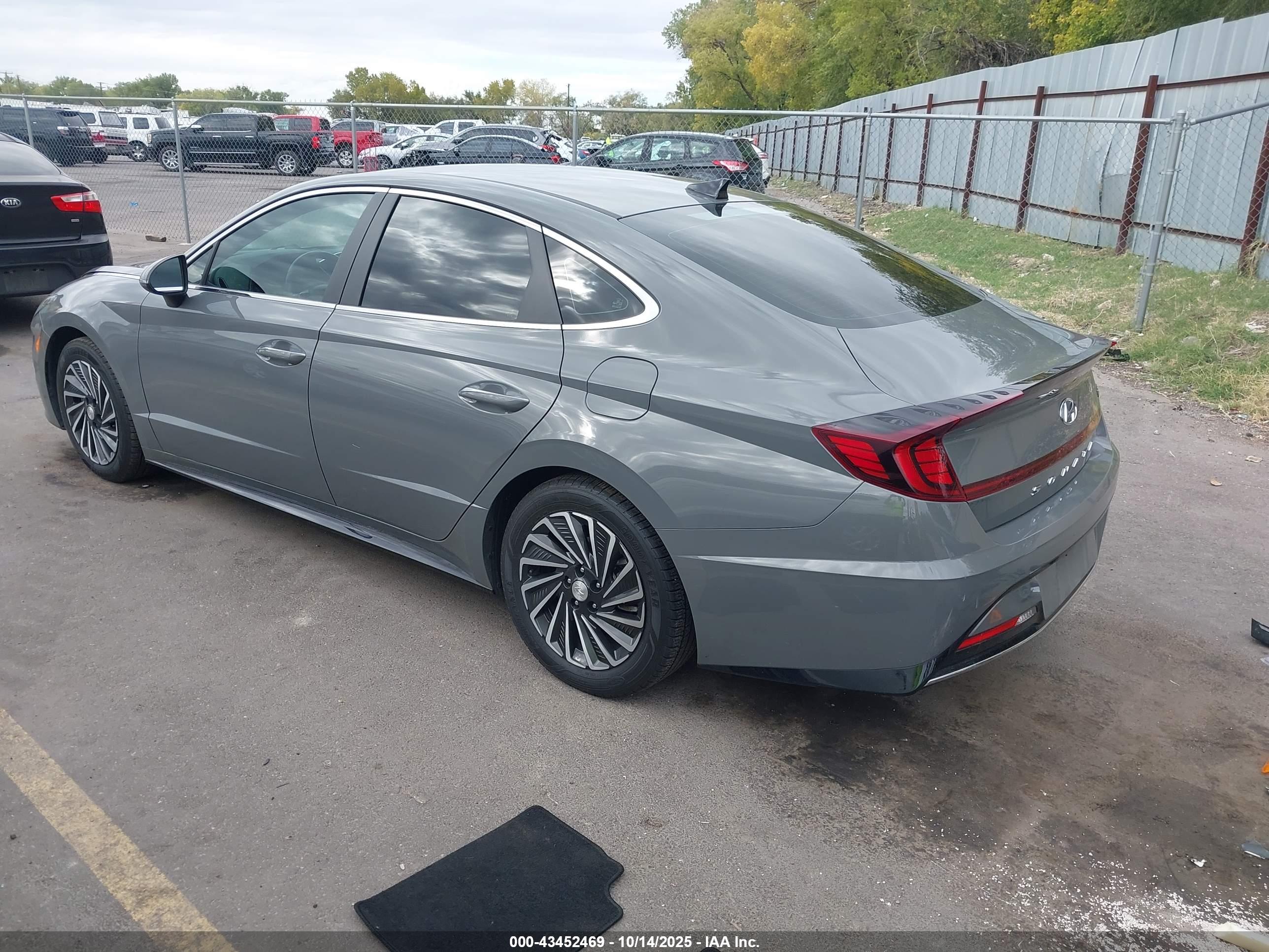 HYUNDAI SONATA image 3