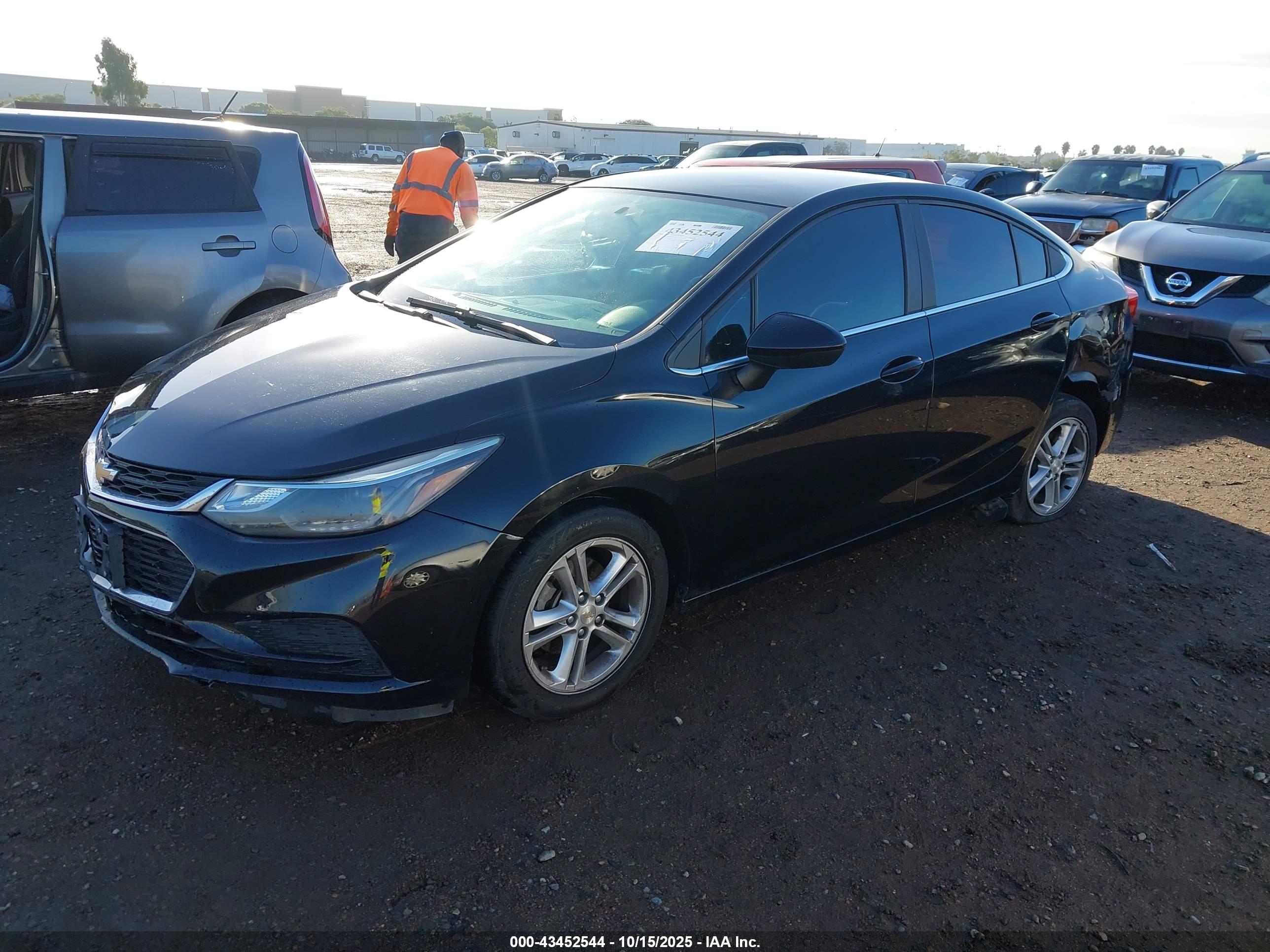 CHEVROLET CRUZE image 2