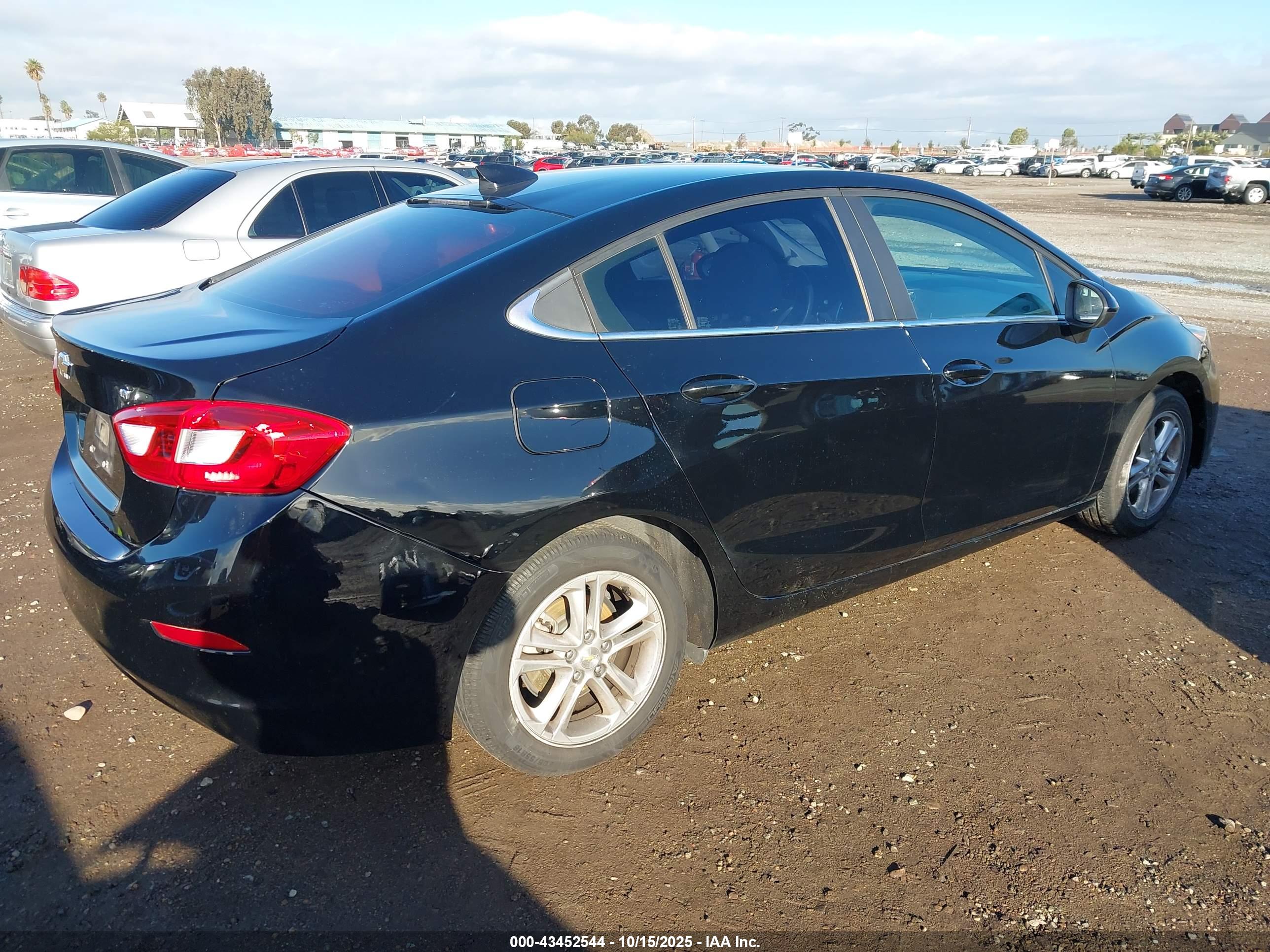 CHEVROLET CRUZE image 4