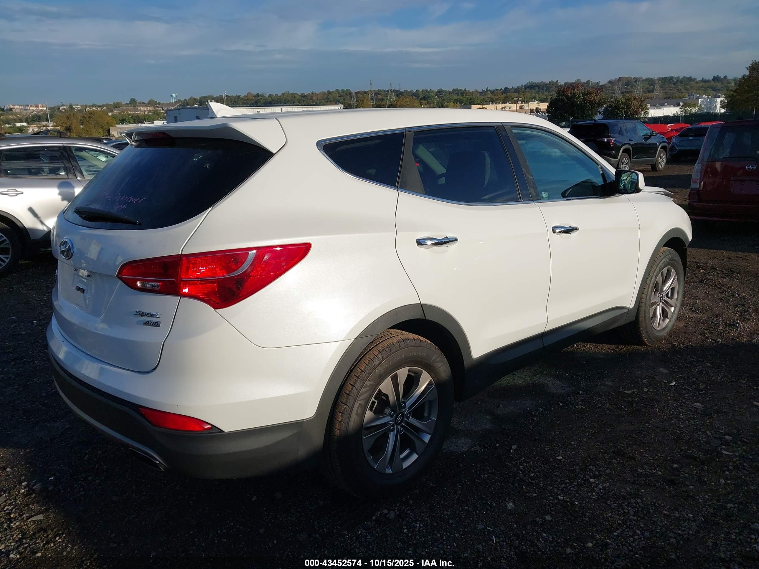 HYUNDAI SANTA image 4