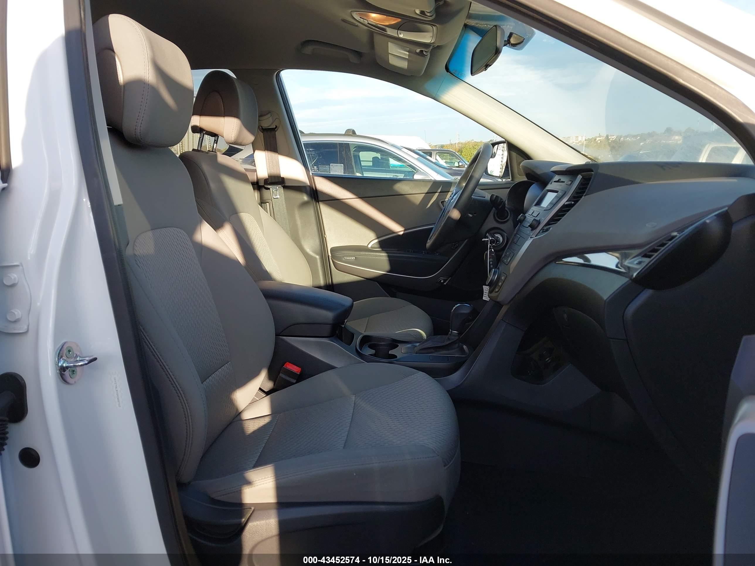 HYUNDAI SANTA image 5