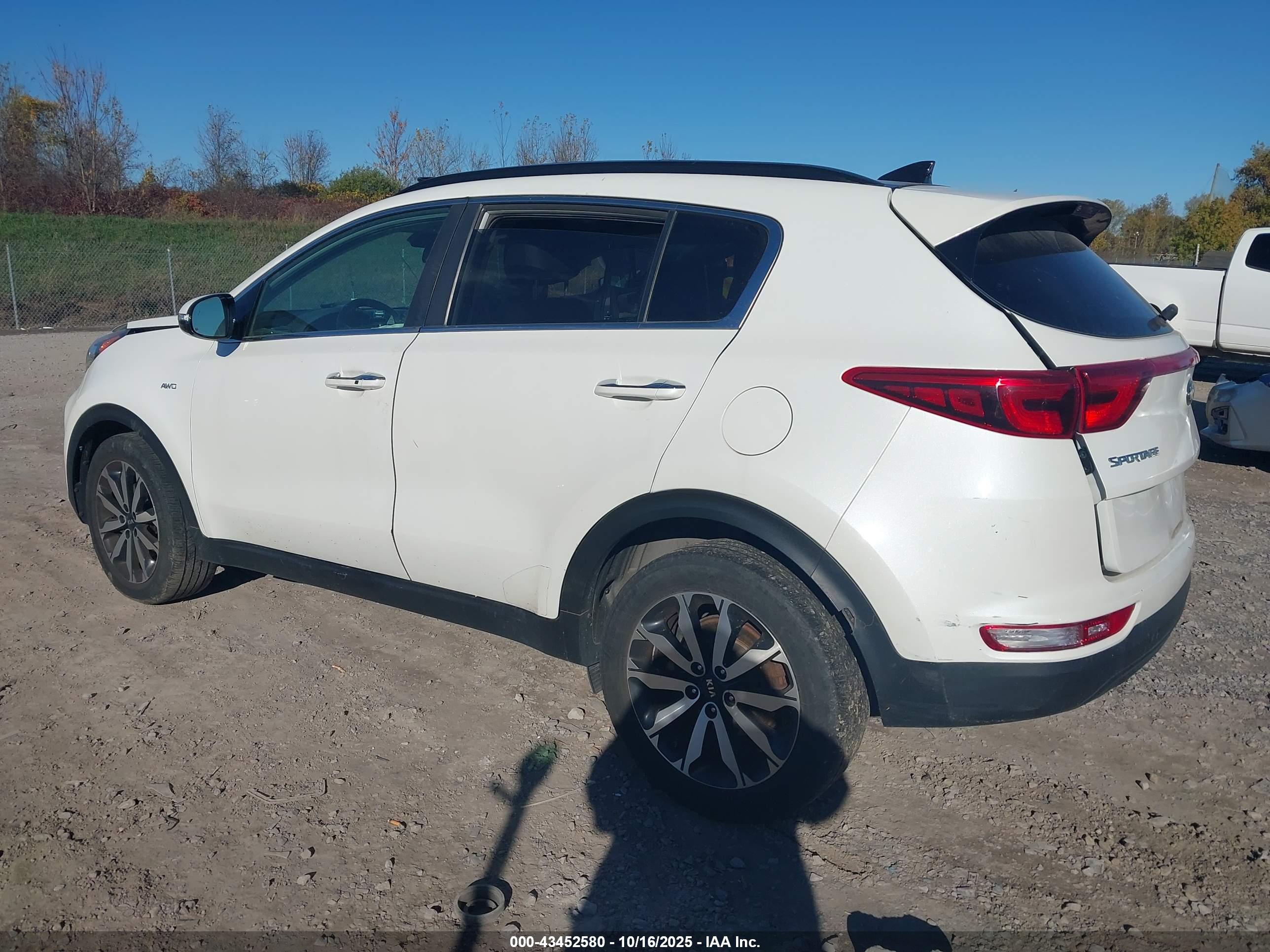 KIA SPORTAGE image 3