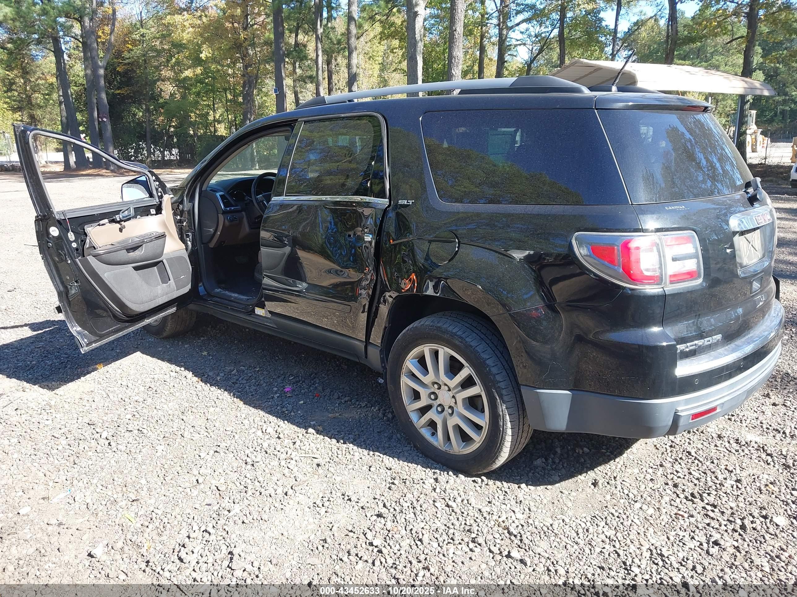GMC ACADIA image 3