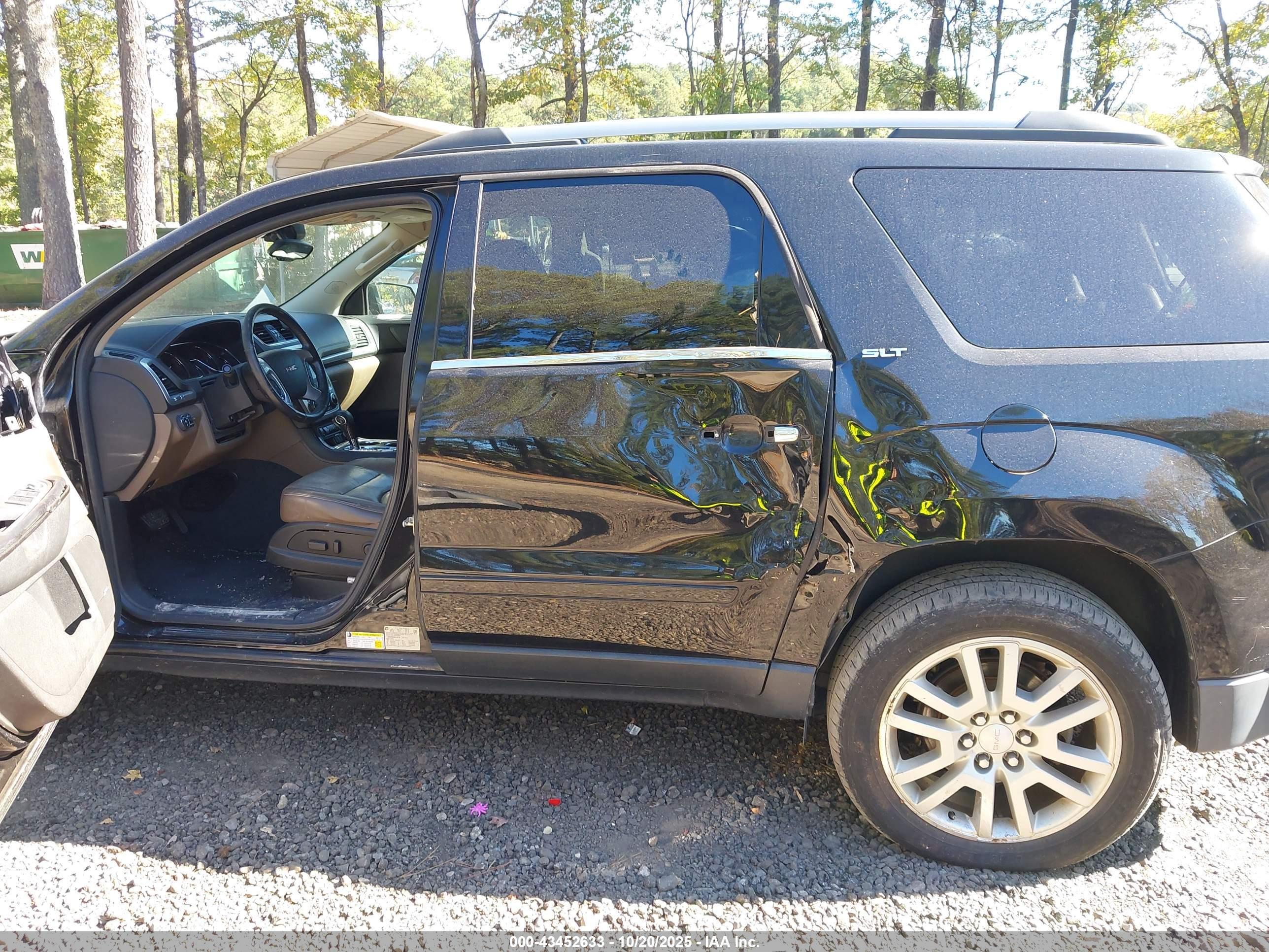 GMC ACADIA image 6