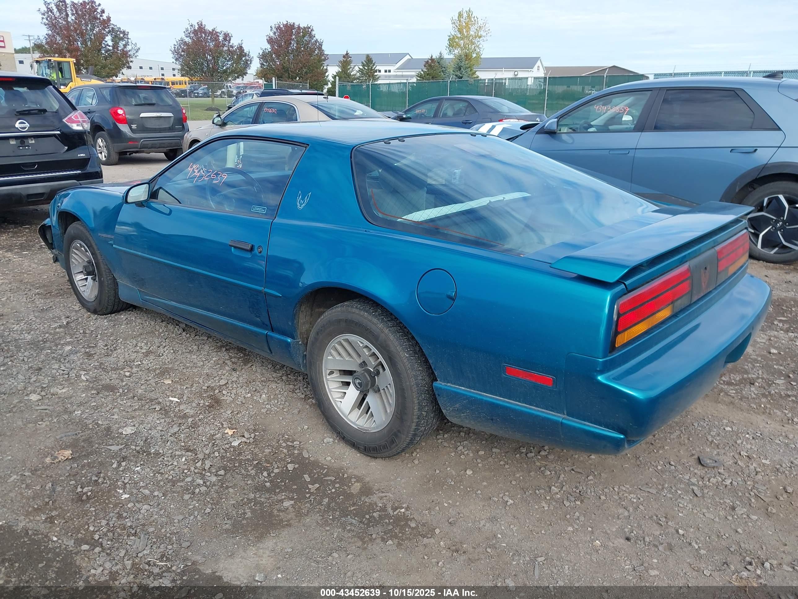 PONTIAC FIREBIRD image 3