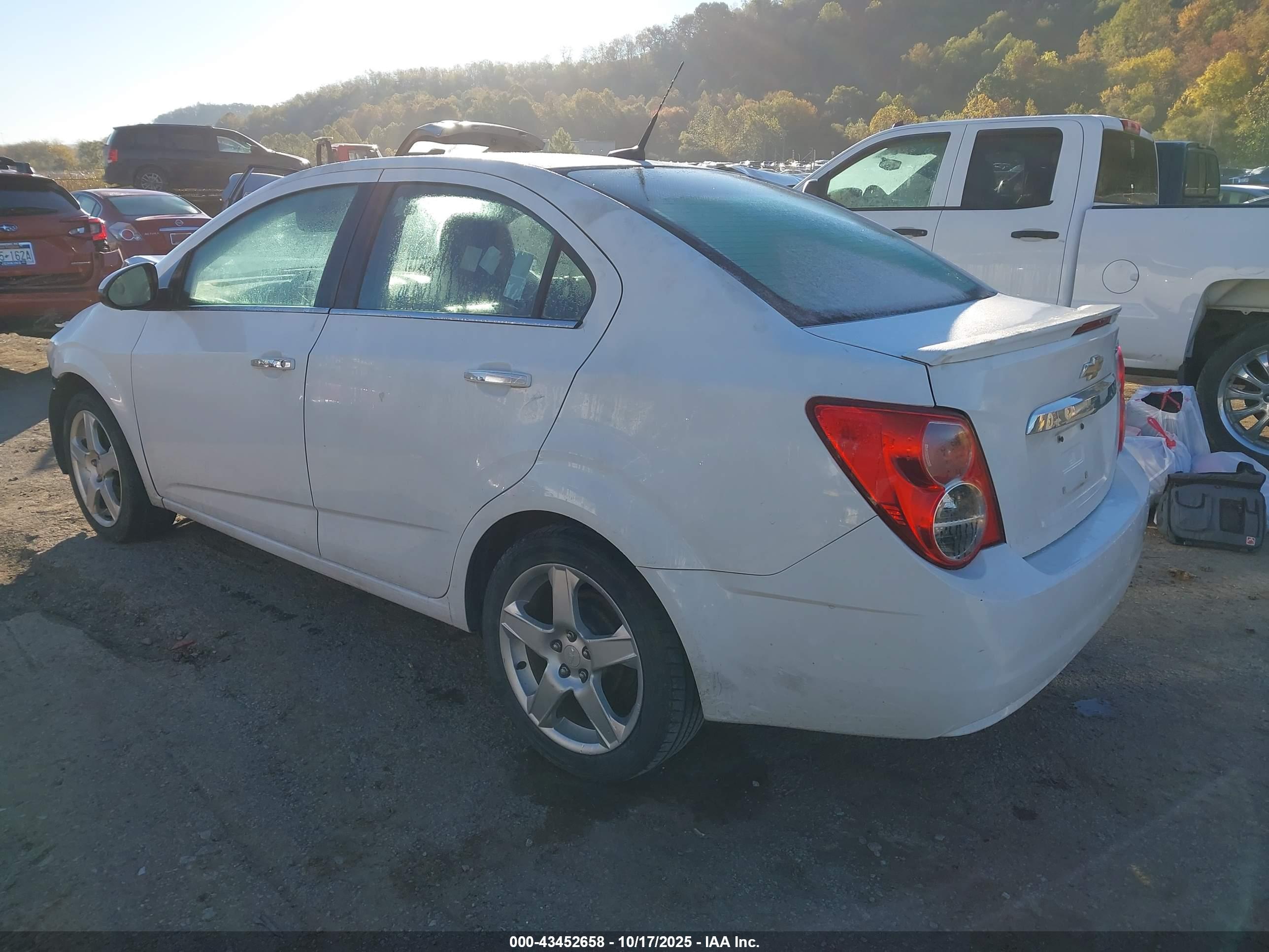 CHEVROLET SONIC image 3