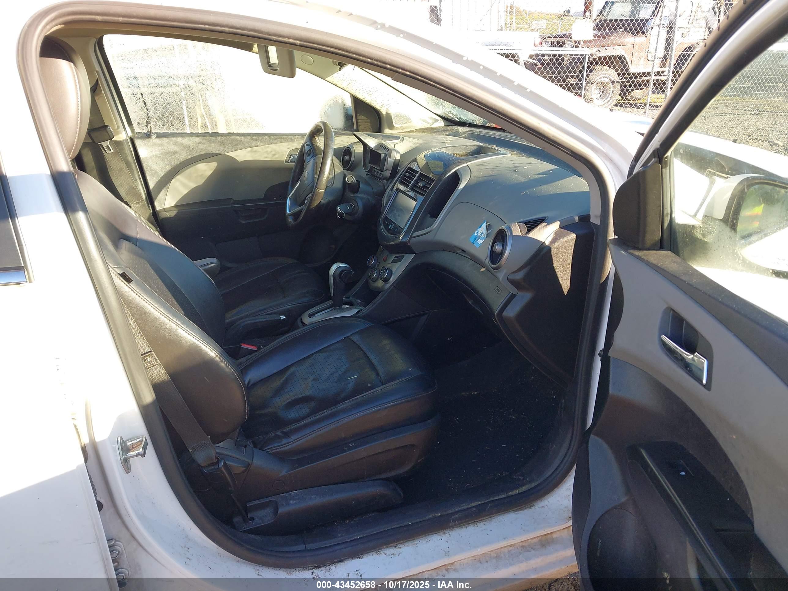 CHEVROLET SONIC image 5