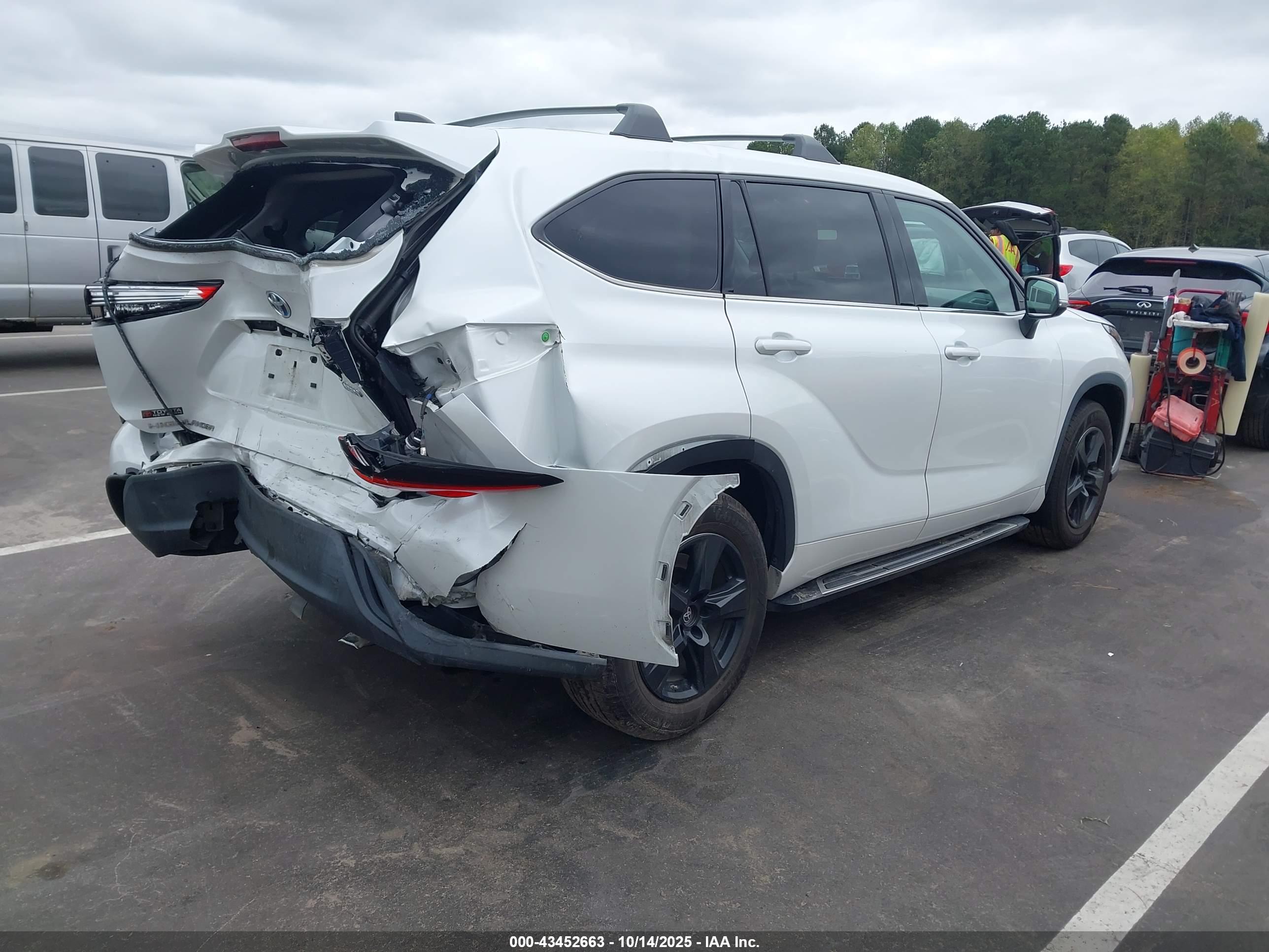 TOYOTA HIGHLANDER image 4