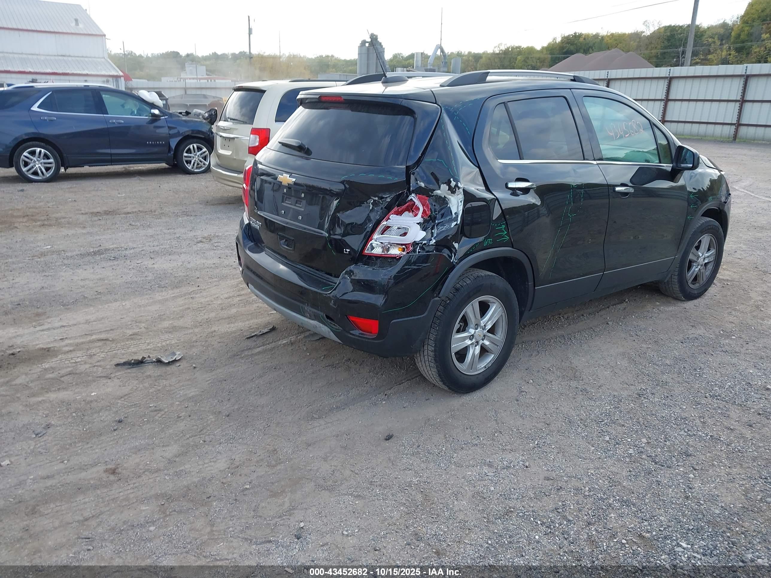 CHEVROLET TRAX image 4