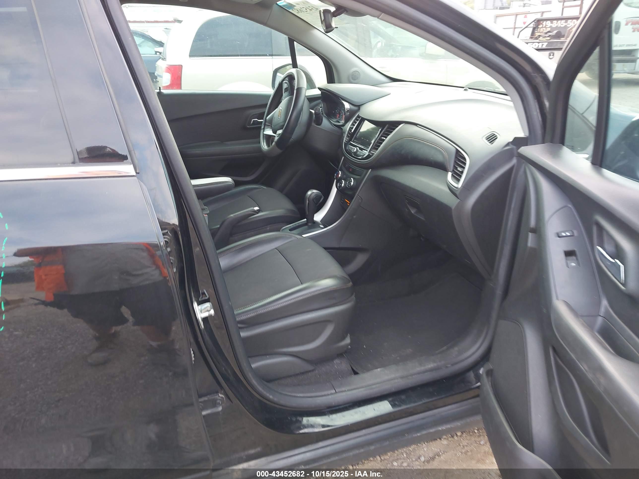 CHEVROLET TRAX image 5