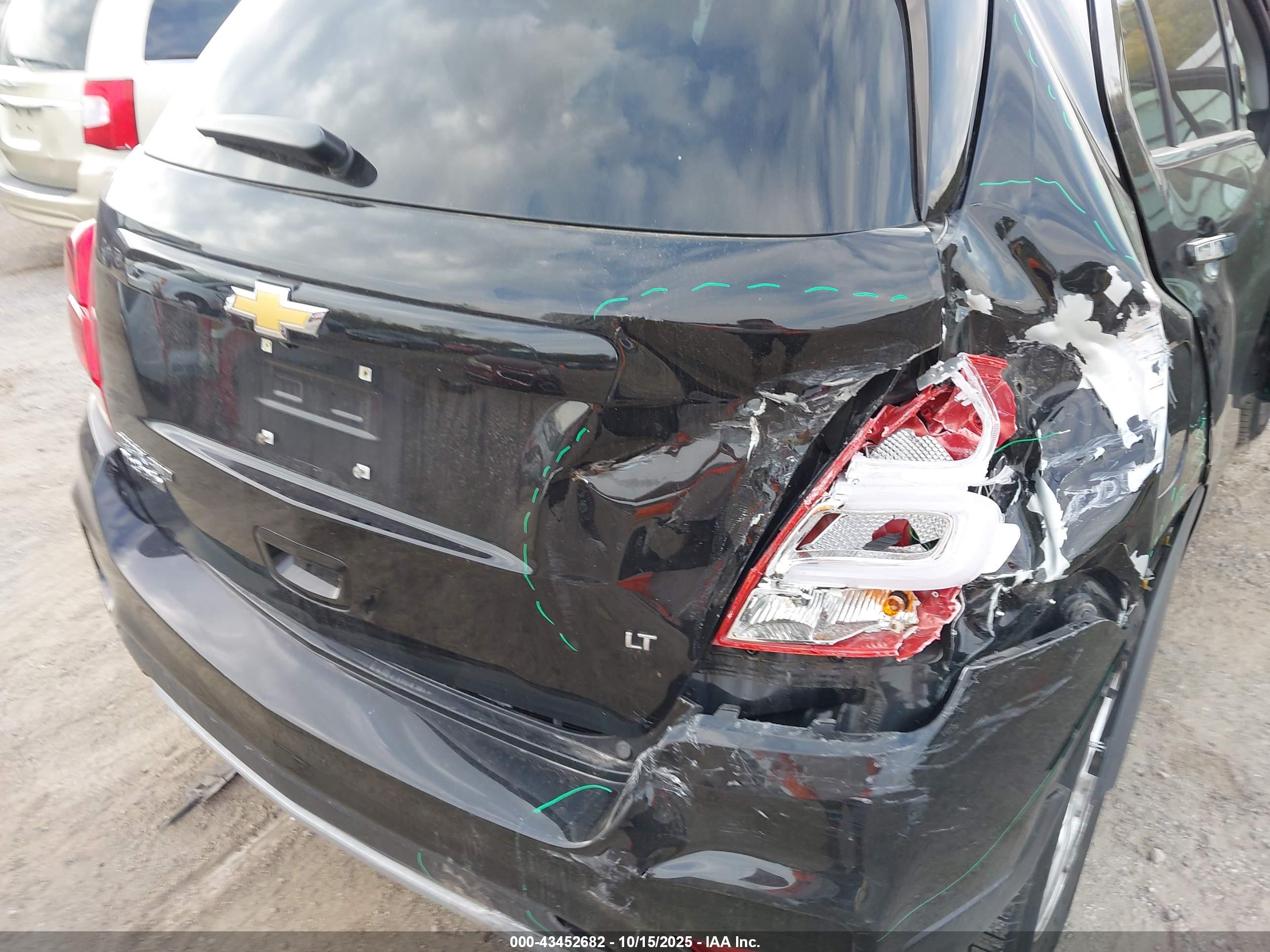 CHEVROLET TRAX image 6