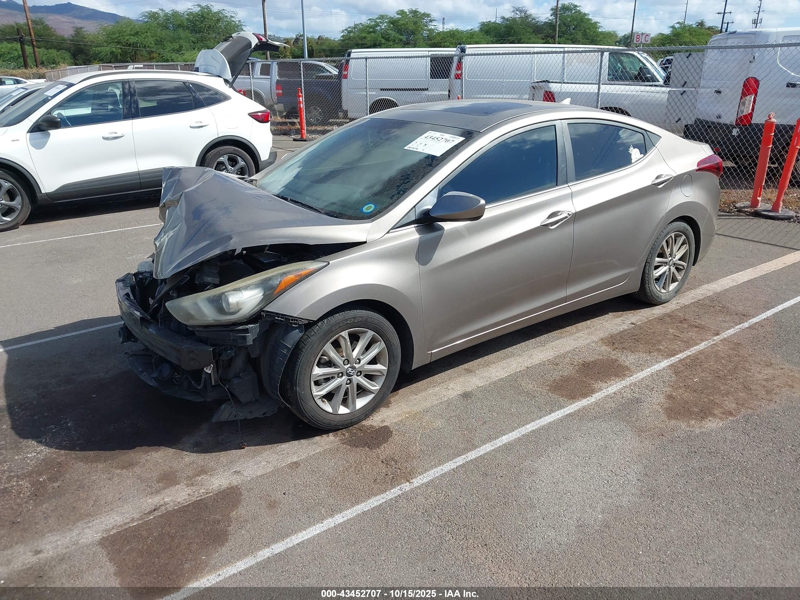 HYUNDAI ELANTRA image 2