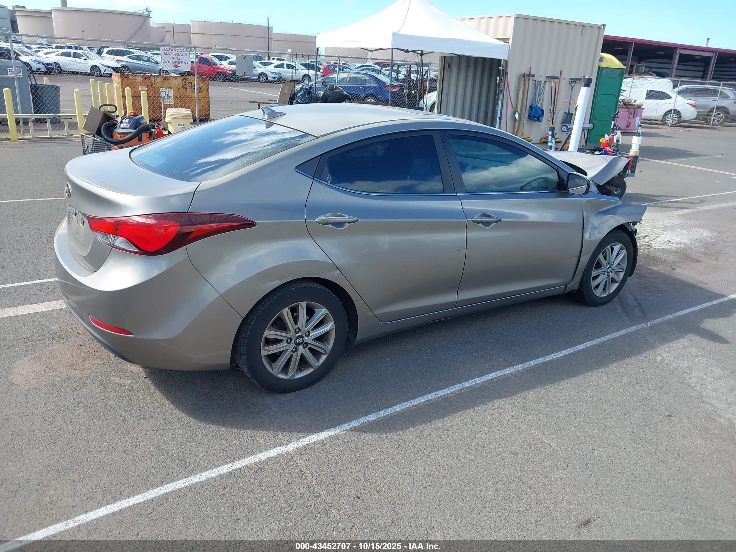 HYUNDAI ELANTRA image 4
