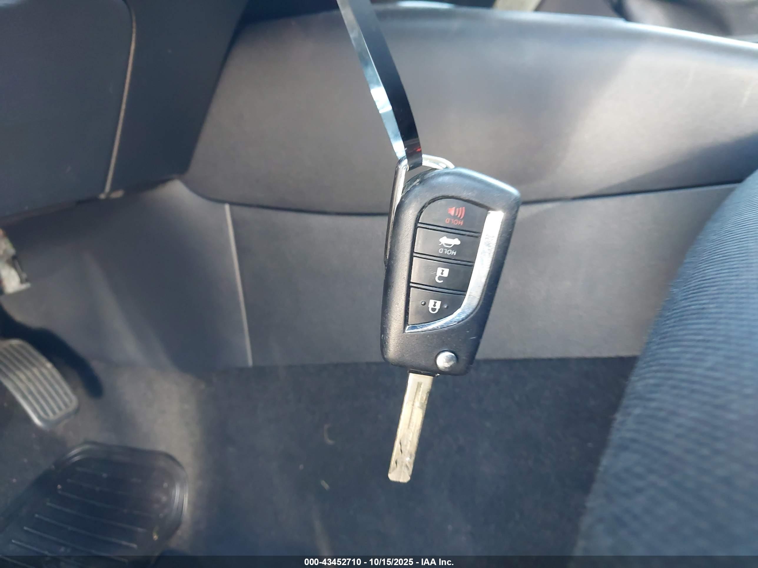 TOYOTA COROLLA image 11