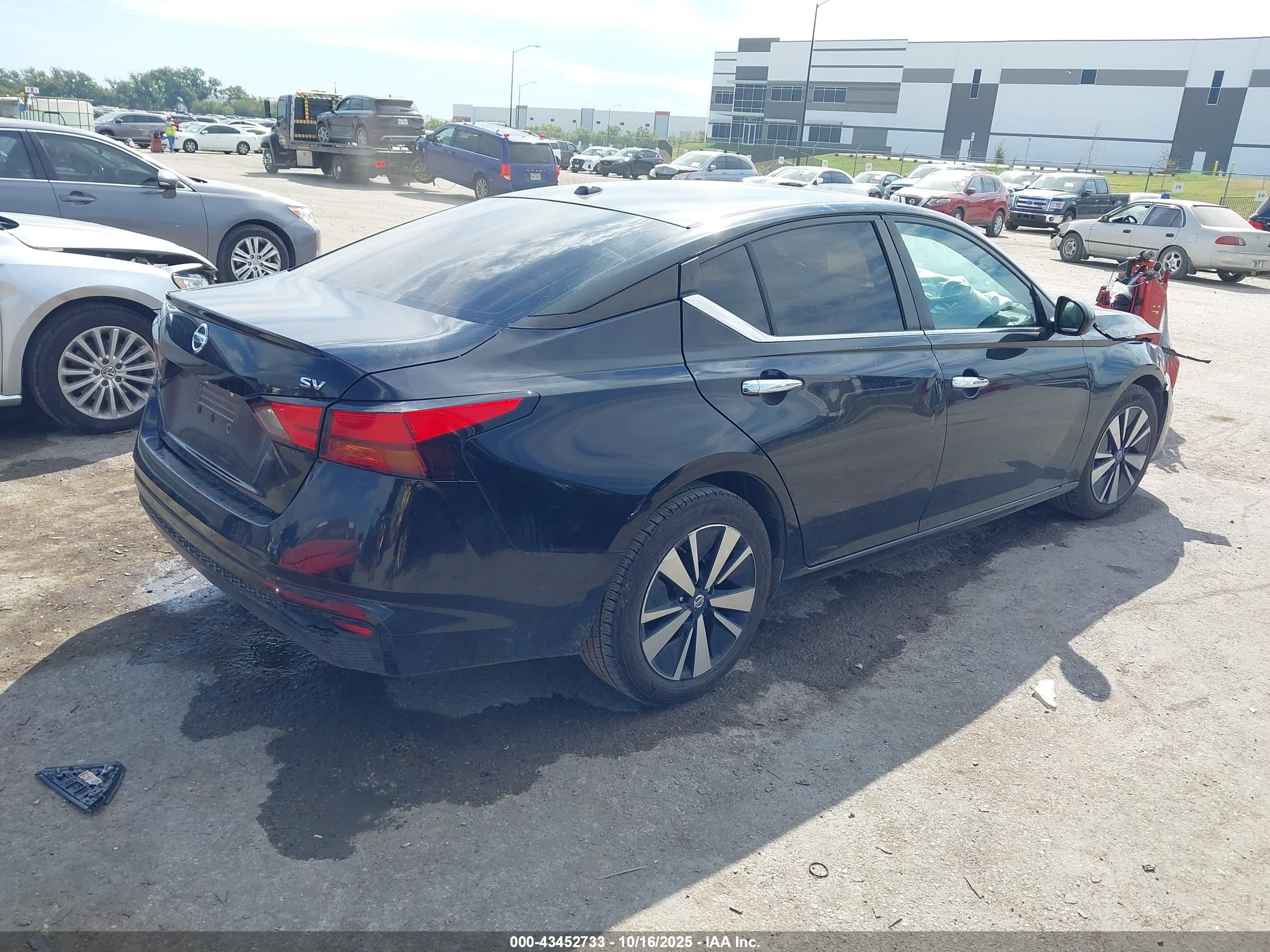 NISSAN ALTIMA image 4