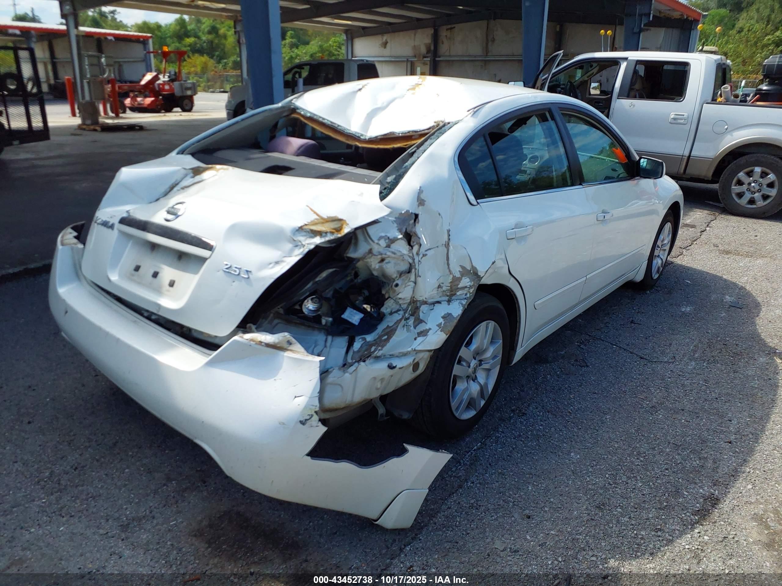 NISSAN ALTIMA image 4