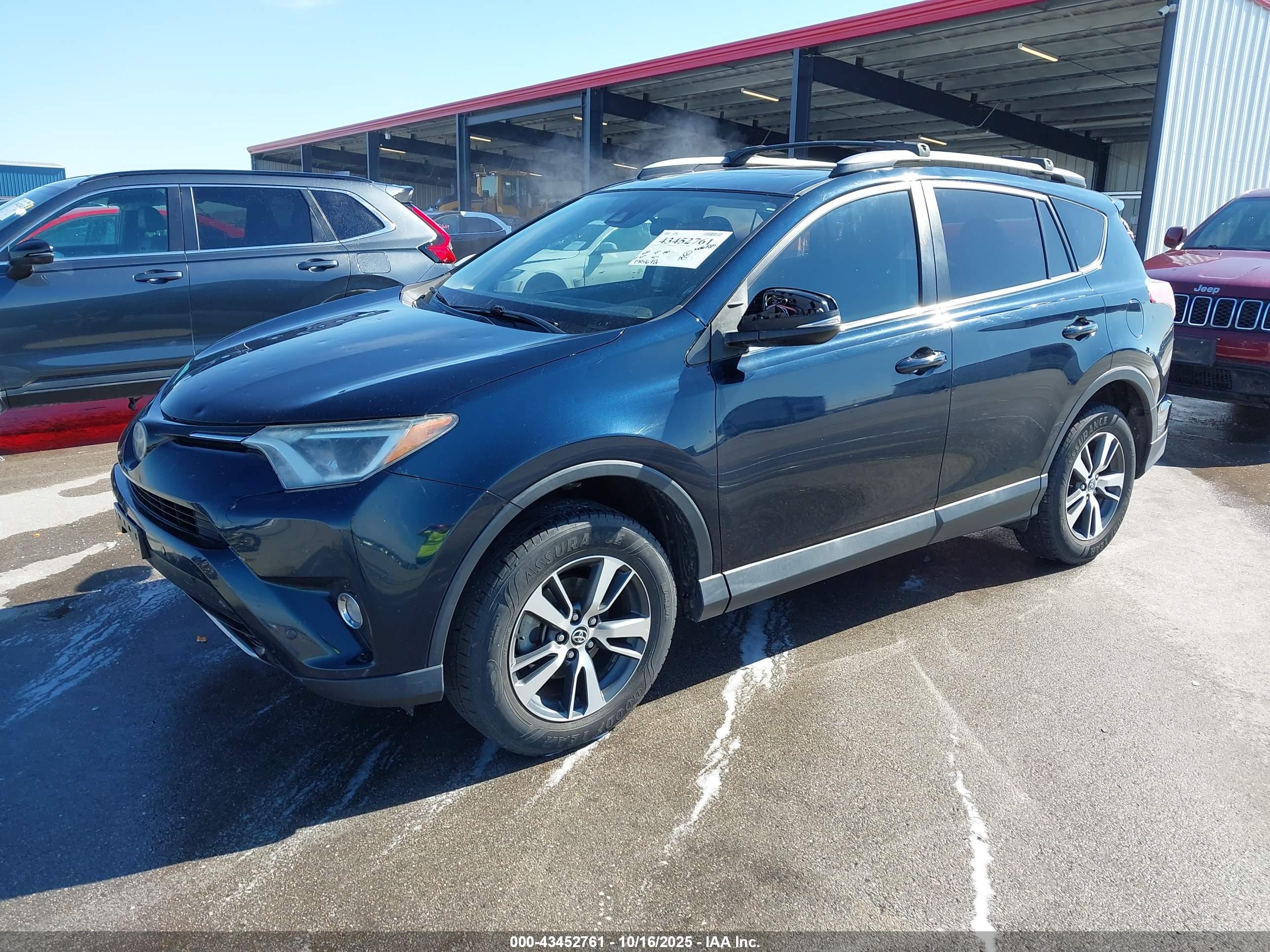 TOYOTA RAV4 image 2