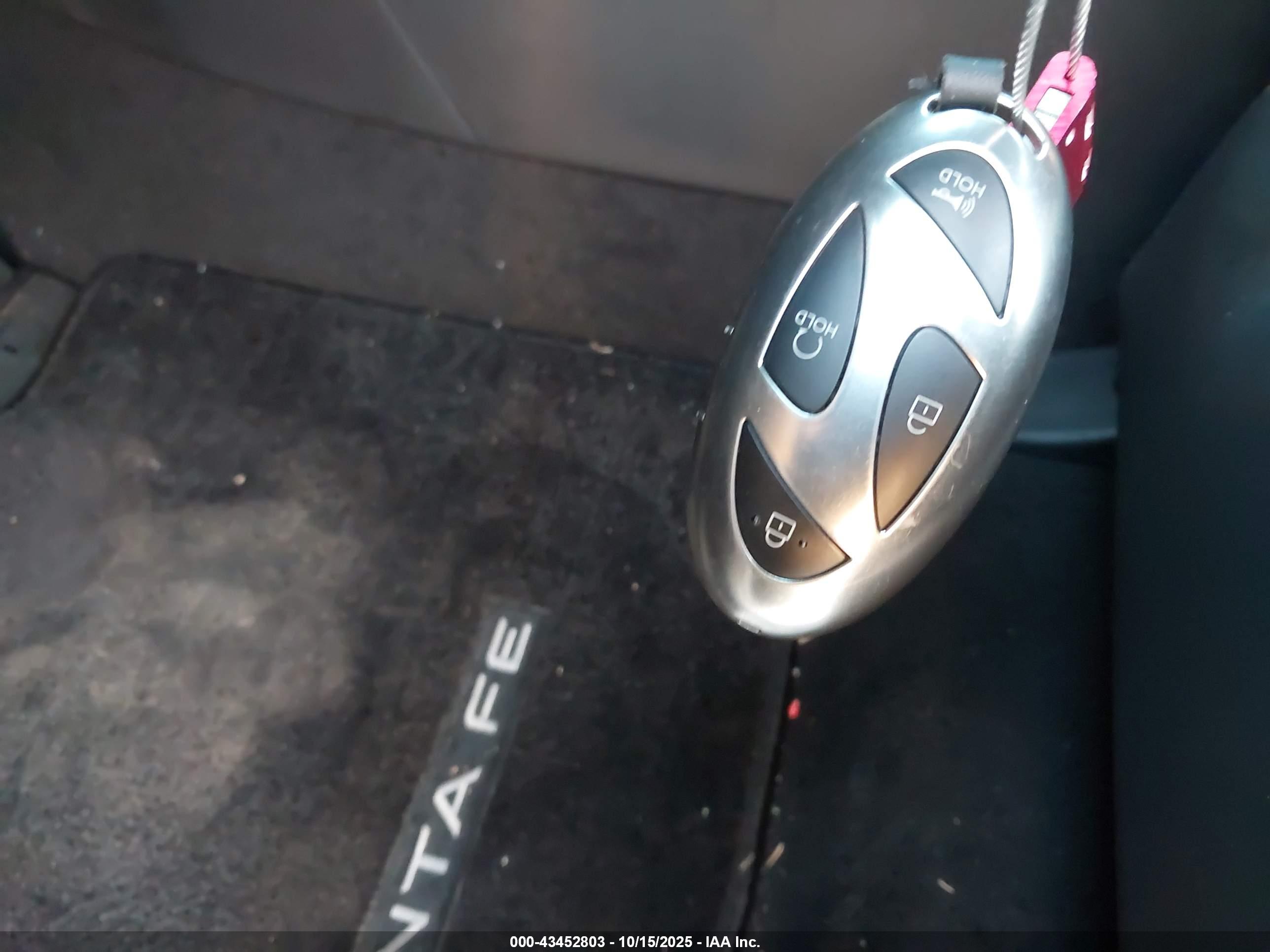 HYUNDAI SANTA image 11
