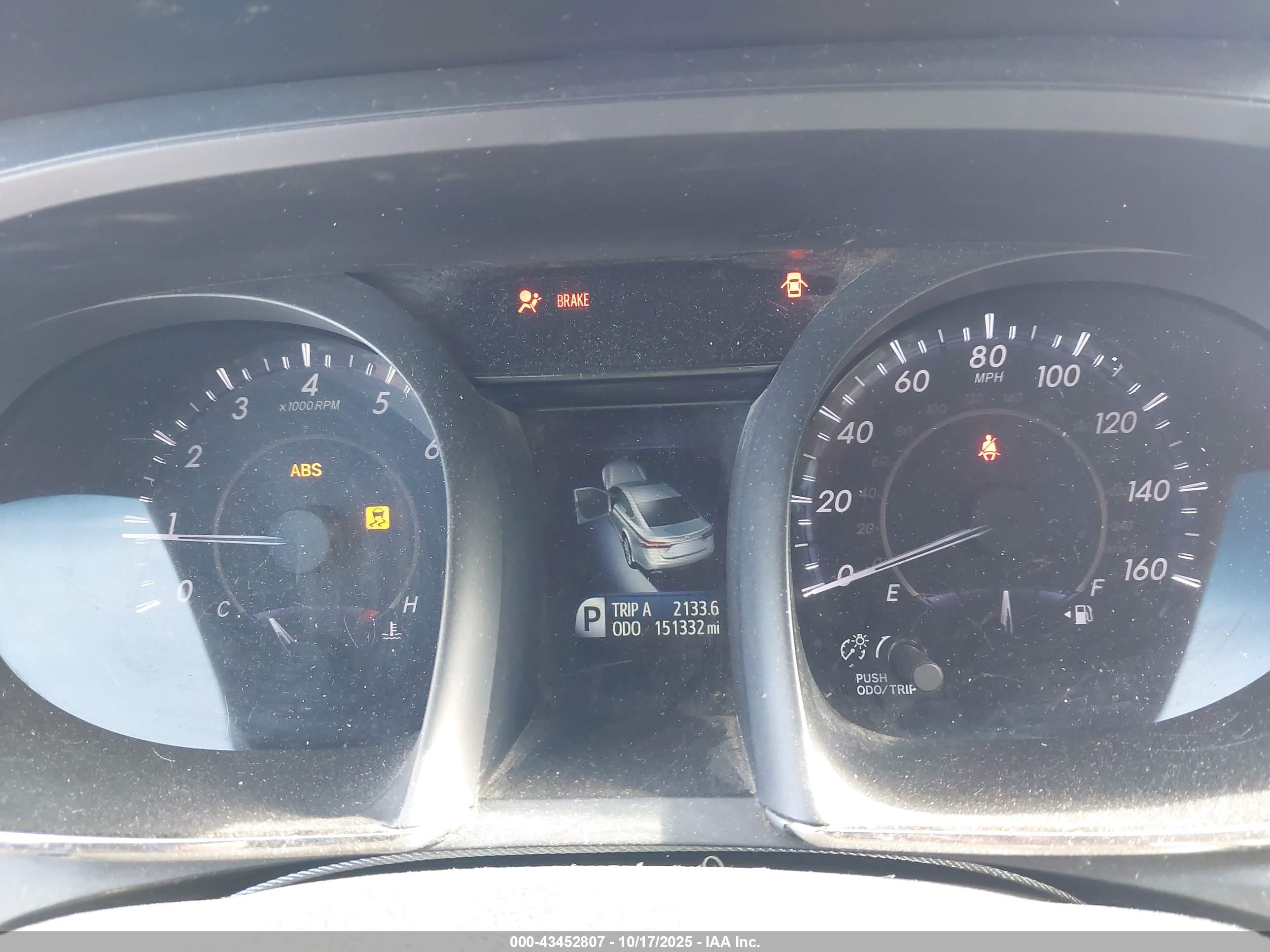 TOYOTA AVALON image 7
