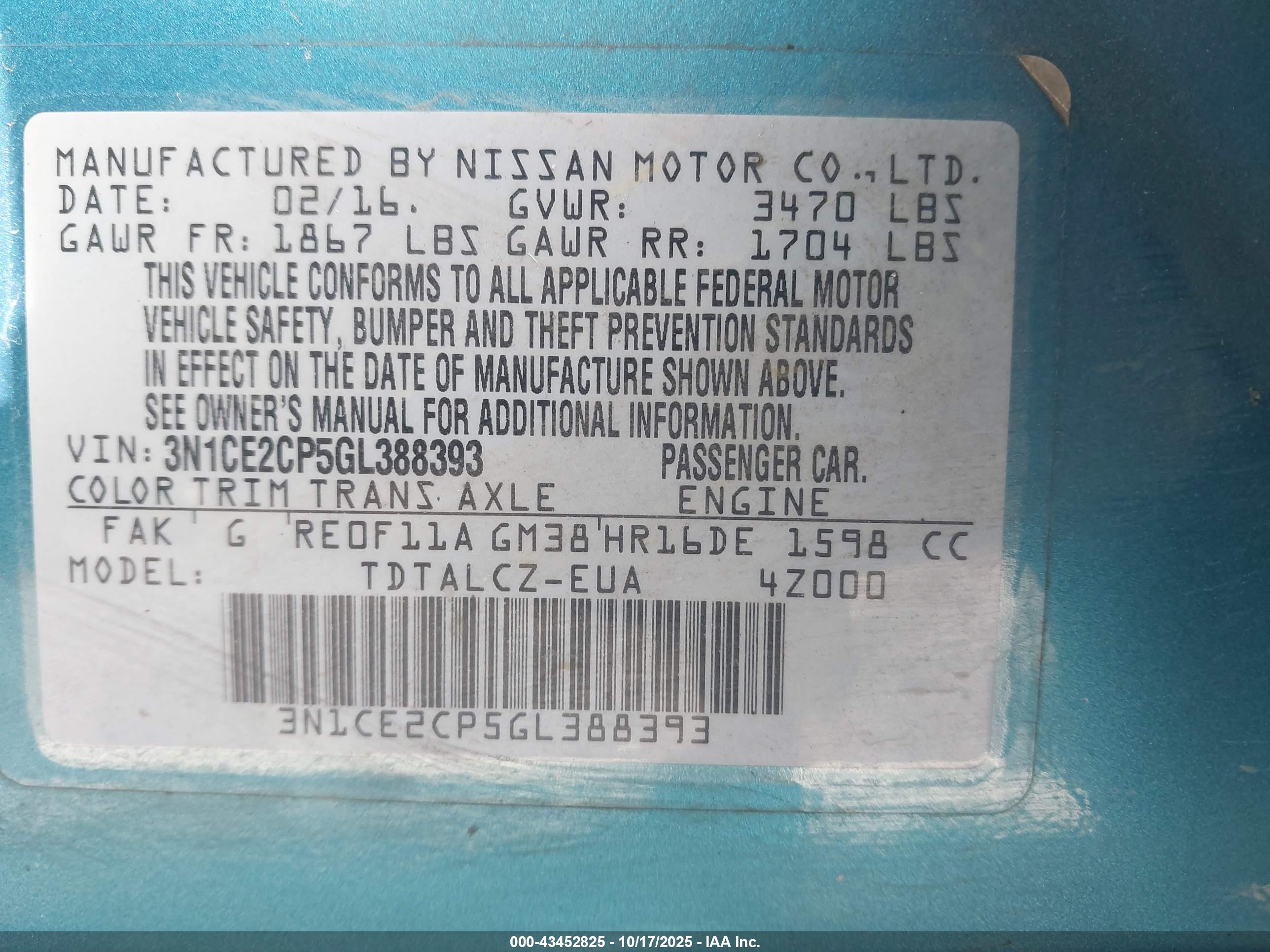 NISSAN VERSA image 9