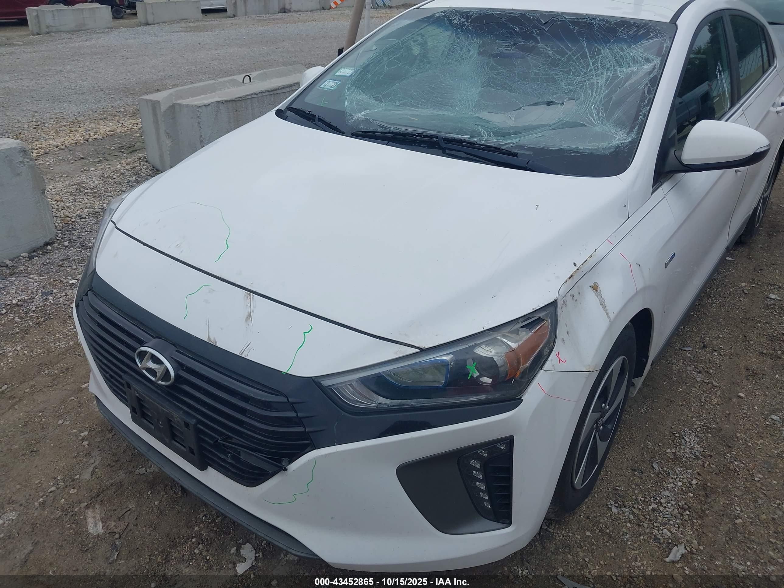HYUNDAI IONIQ image 6