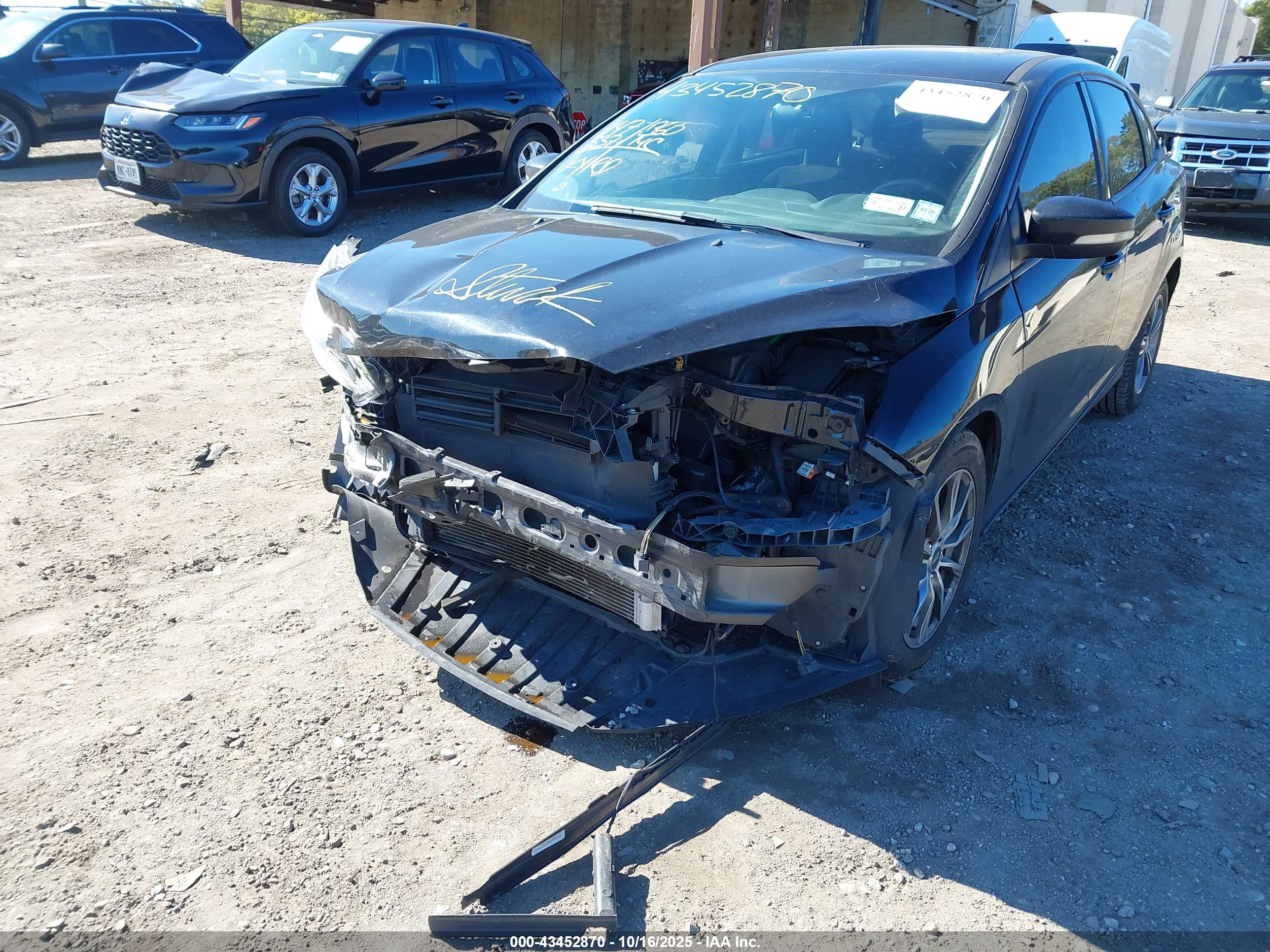 FORD FOCUS image 6