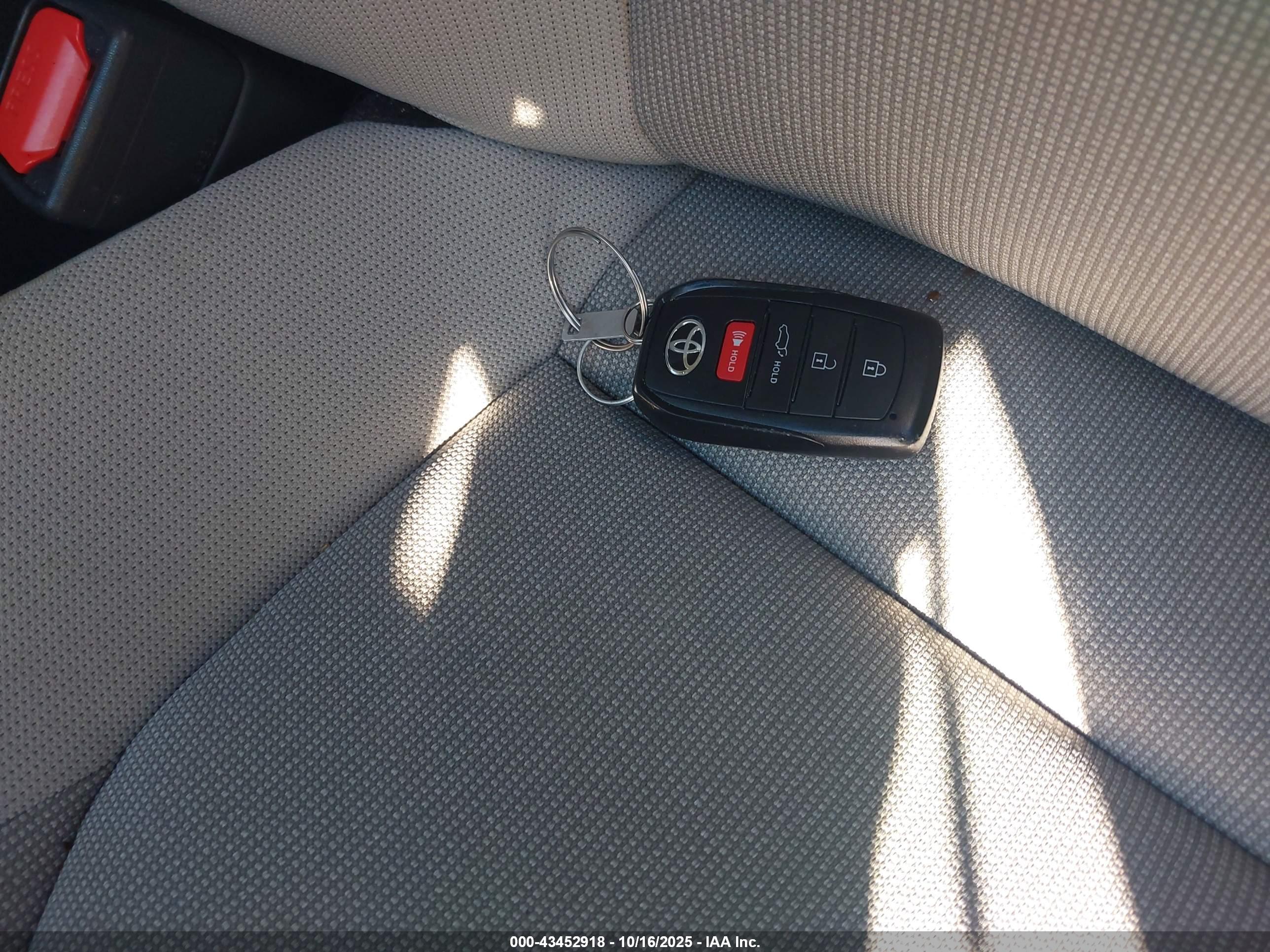 TOYOTA GRAND image 11
