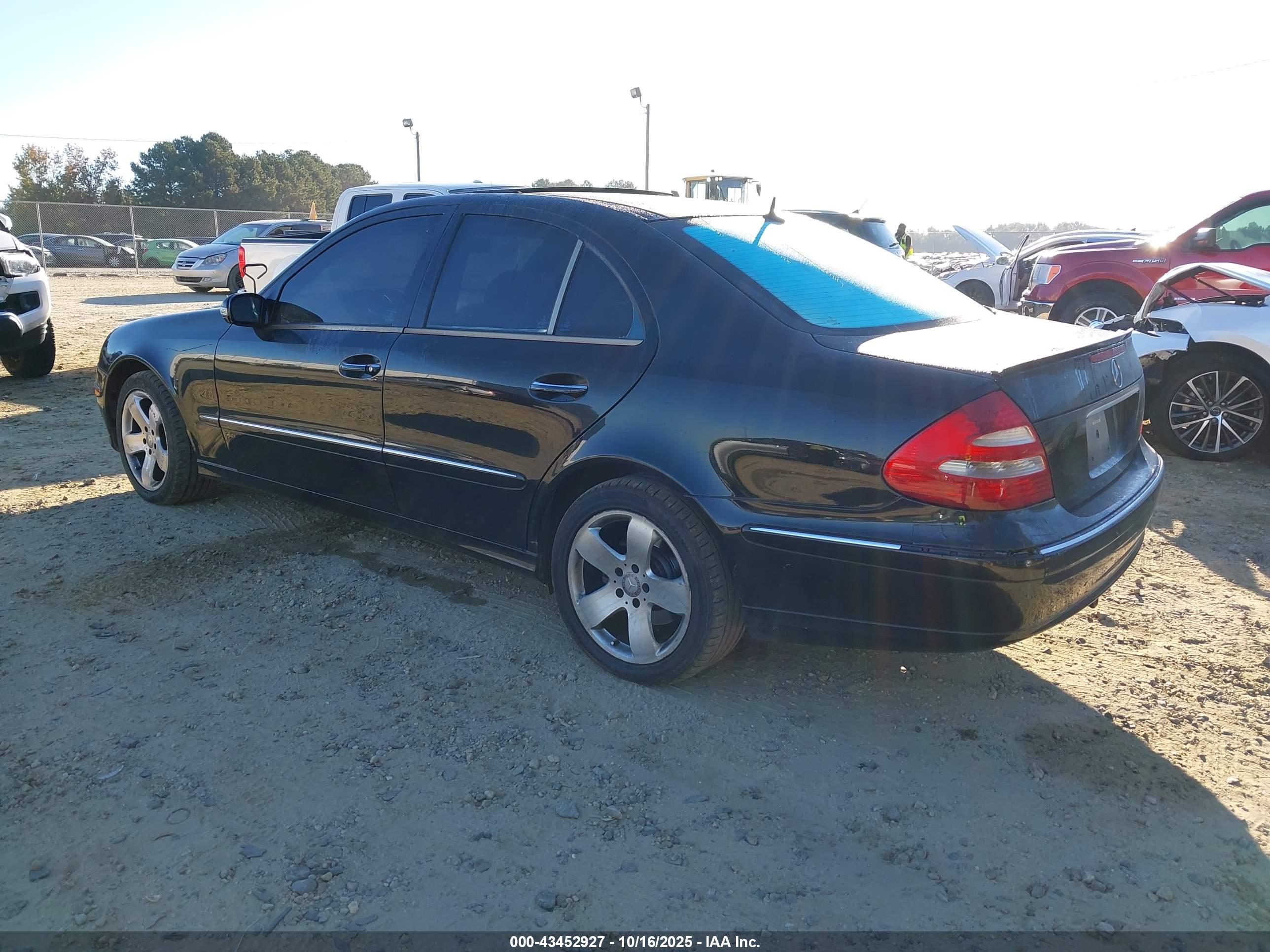 MERCEDES-BENZ E image 3
