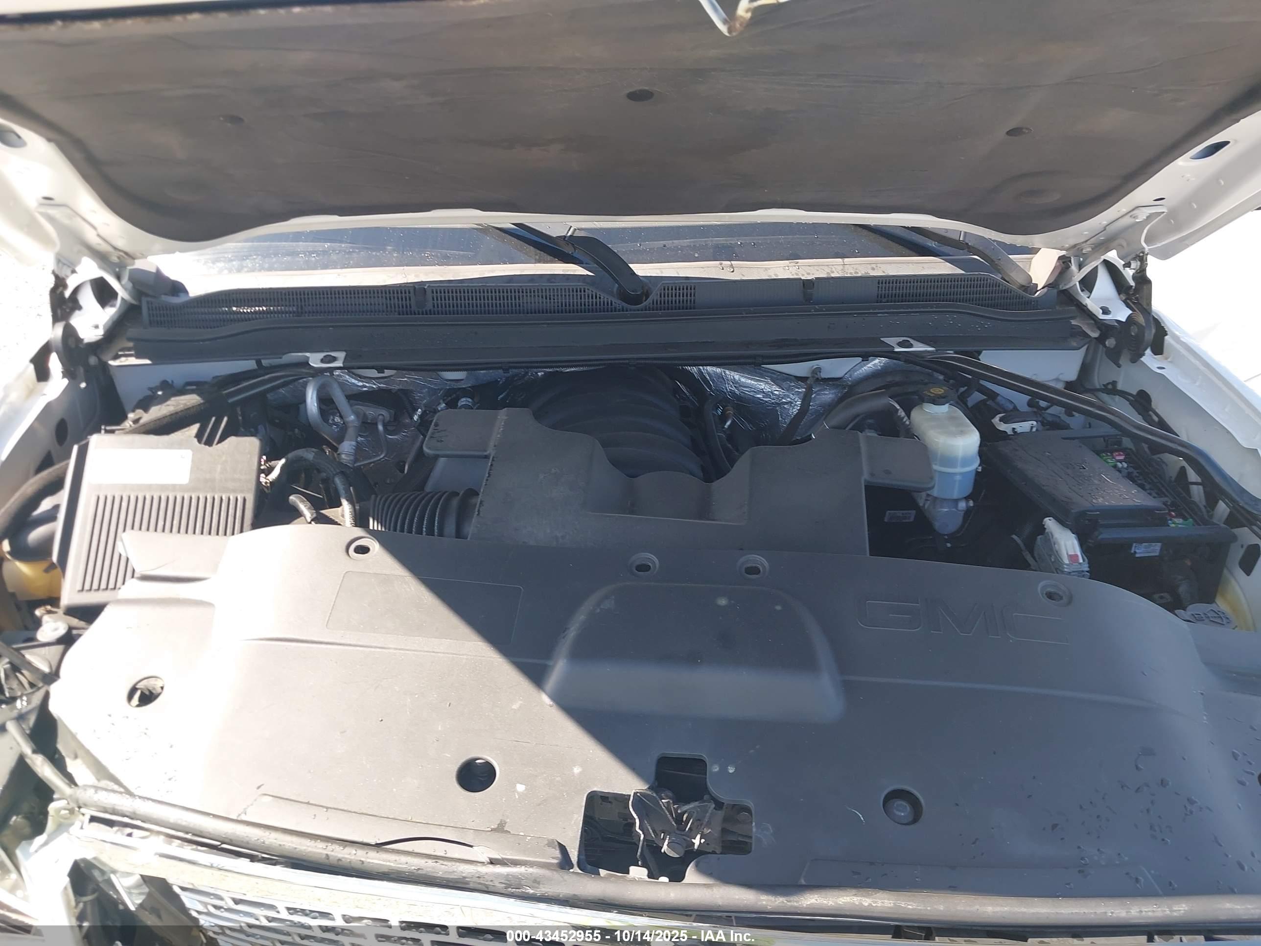 GMC YUKON image 10