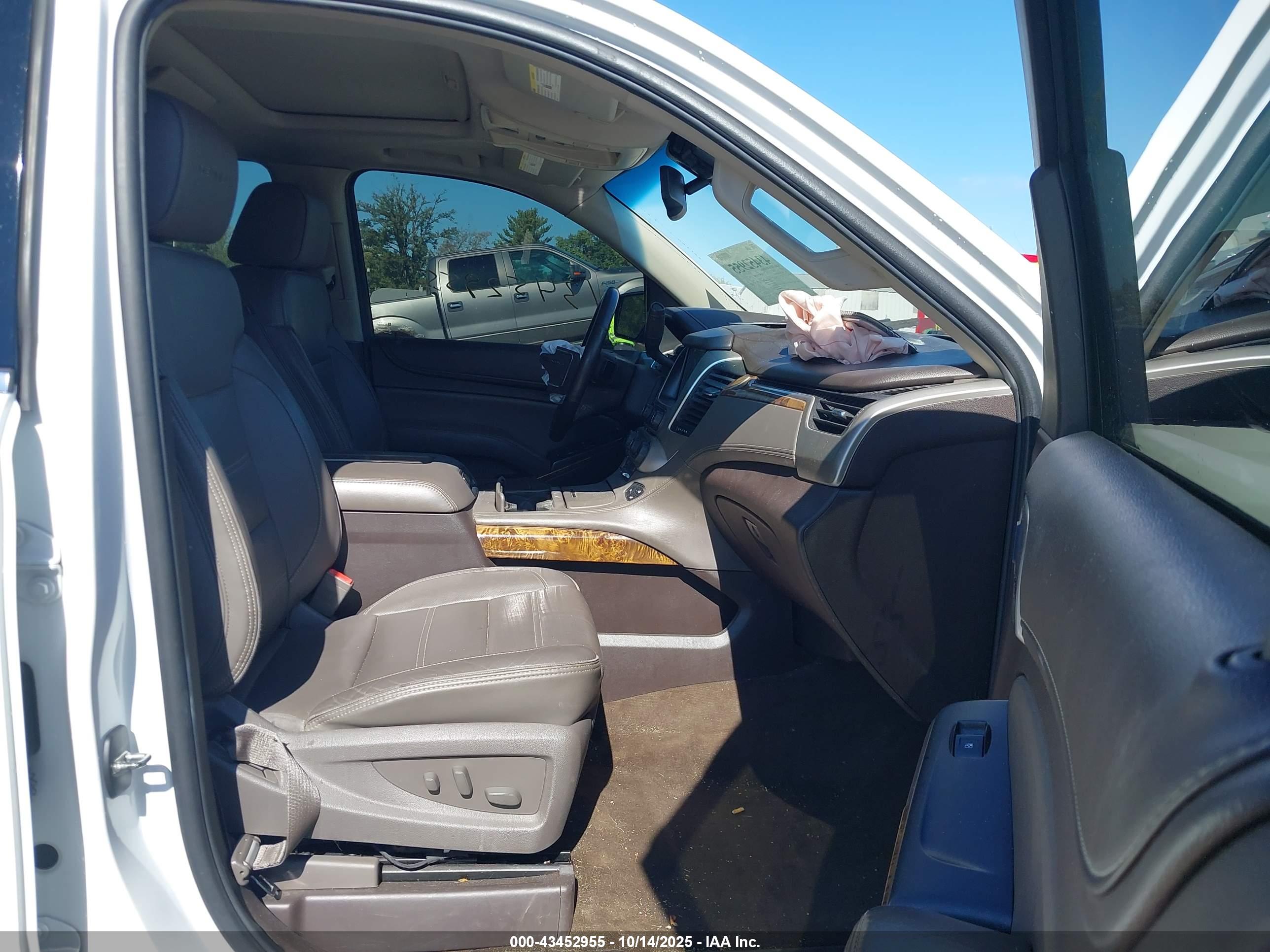 GMC YUKON image 5