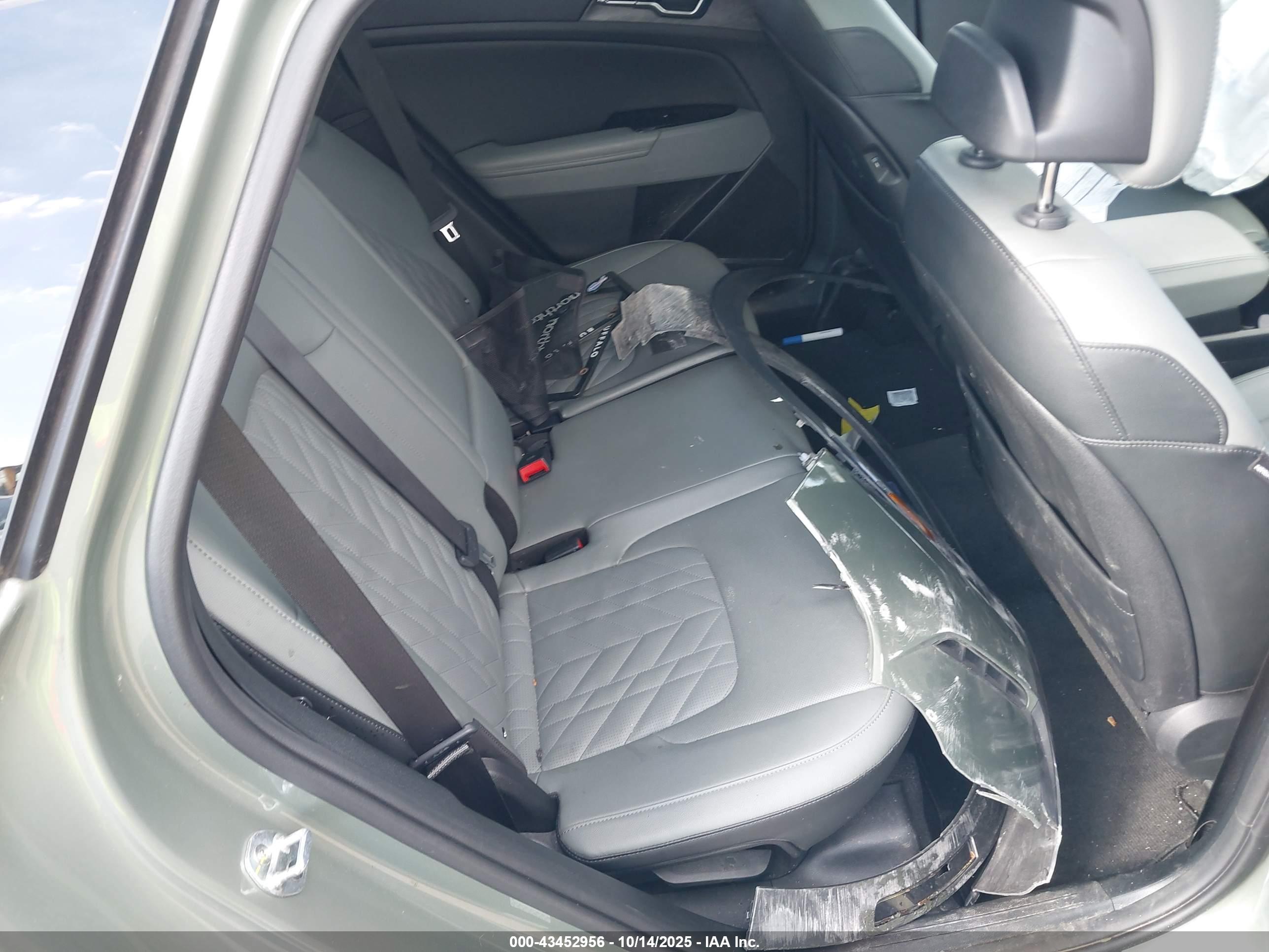 KIA SPORTAGE image 8