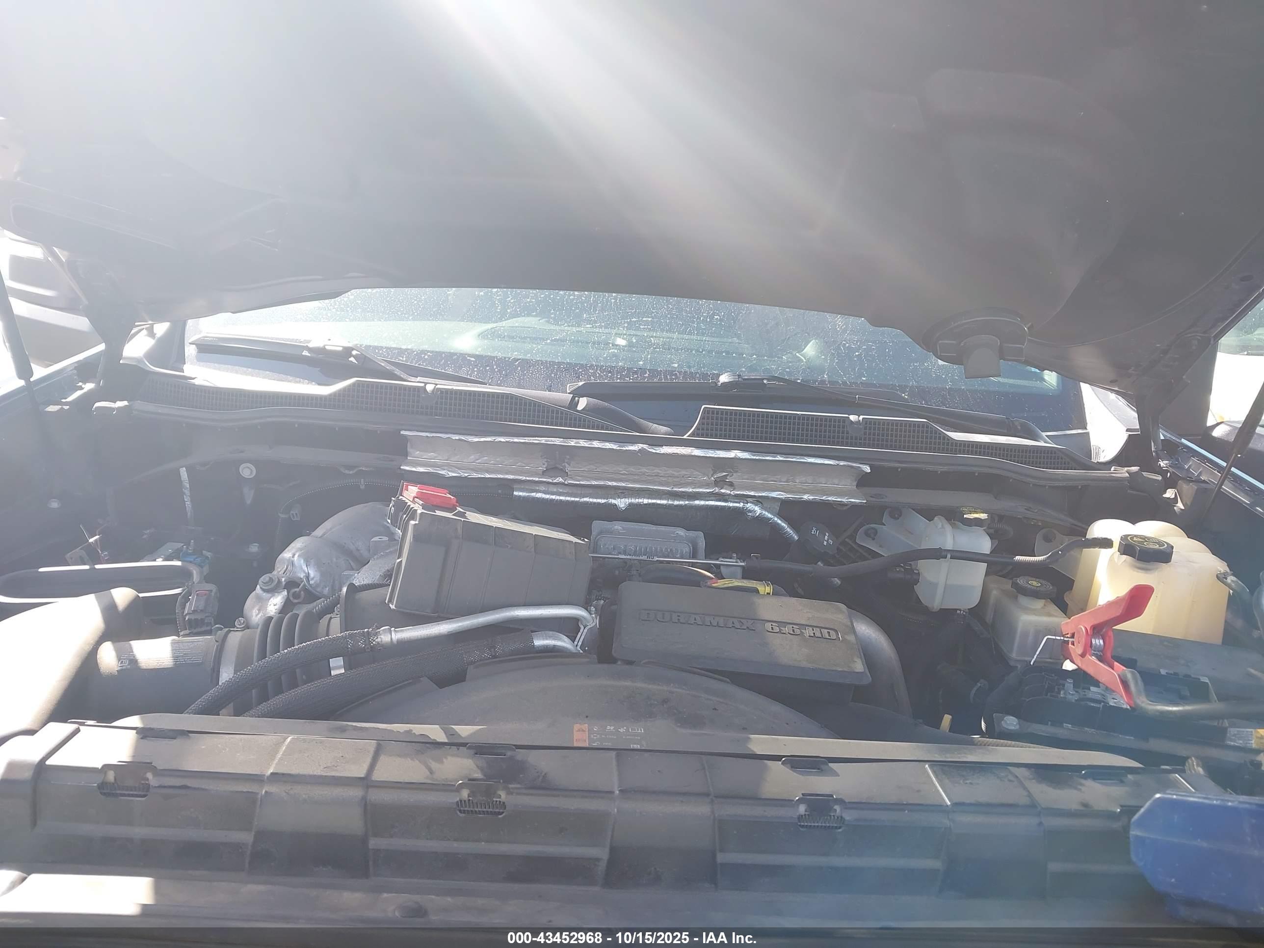 CHEVROLET SILVERADO image 10