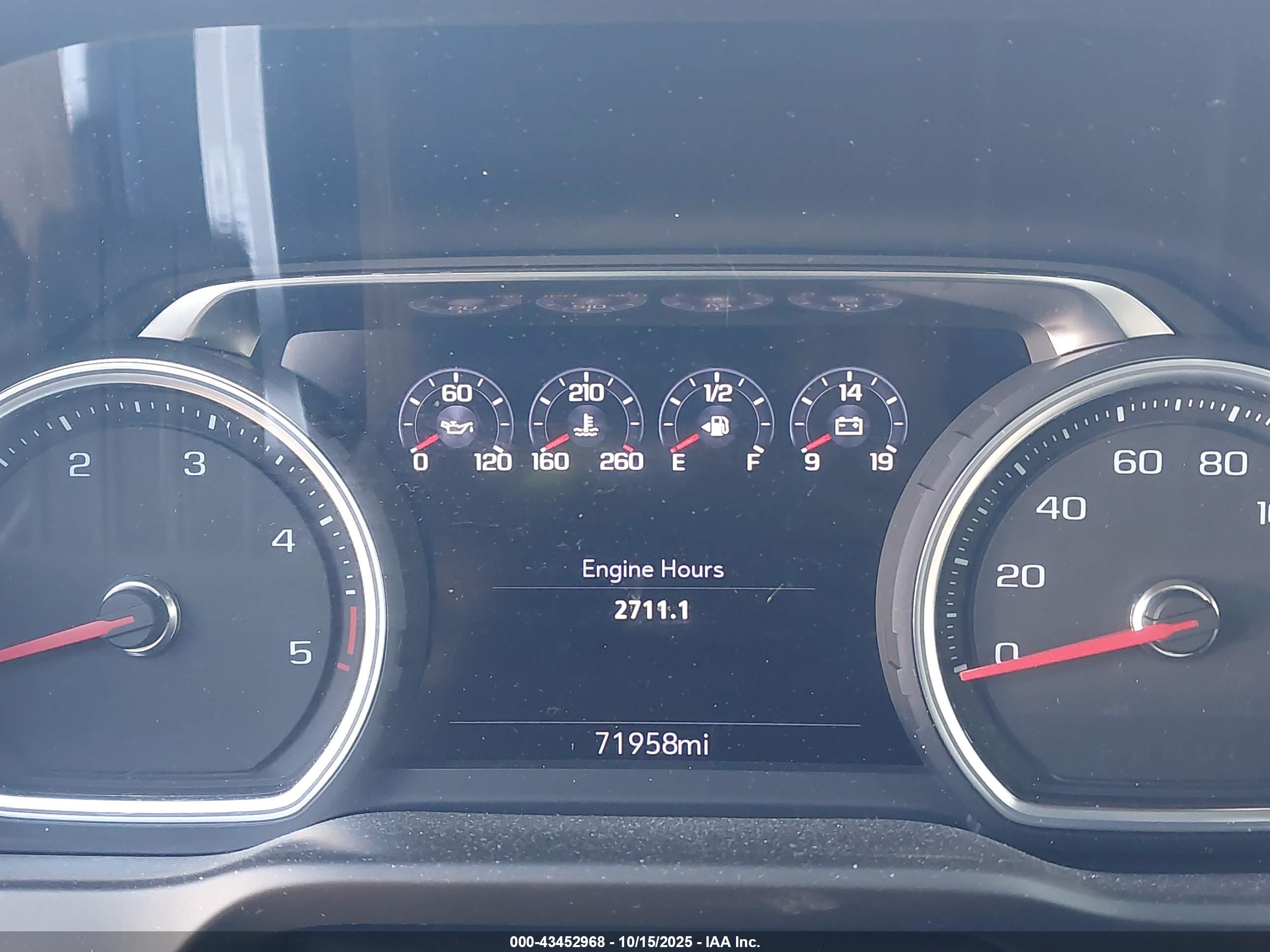 CHEVROLET SILVERADO image 6