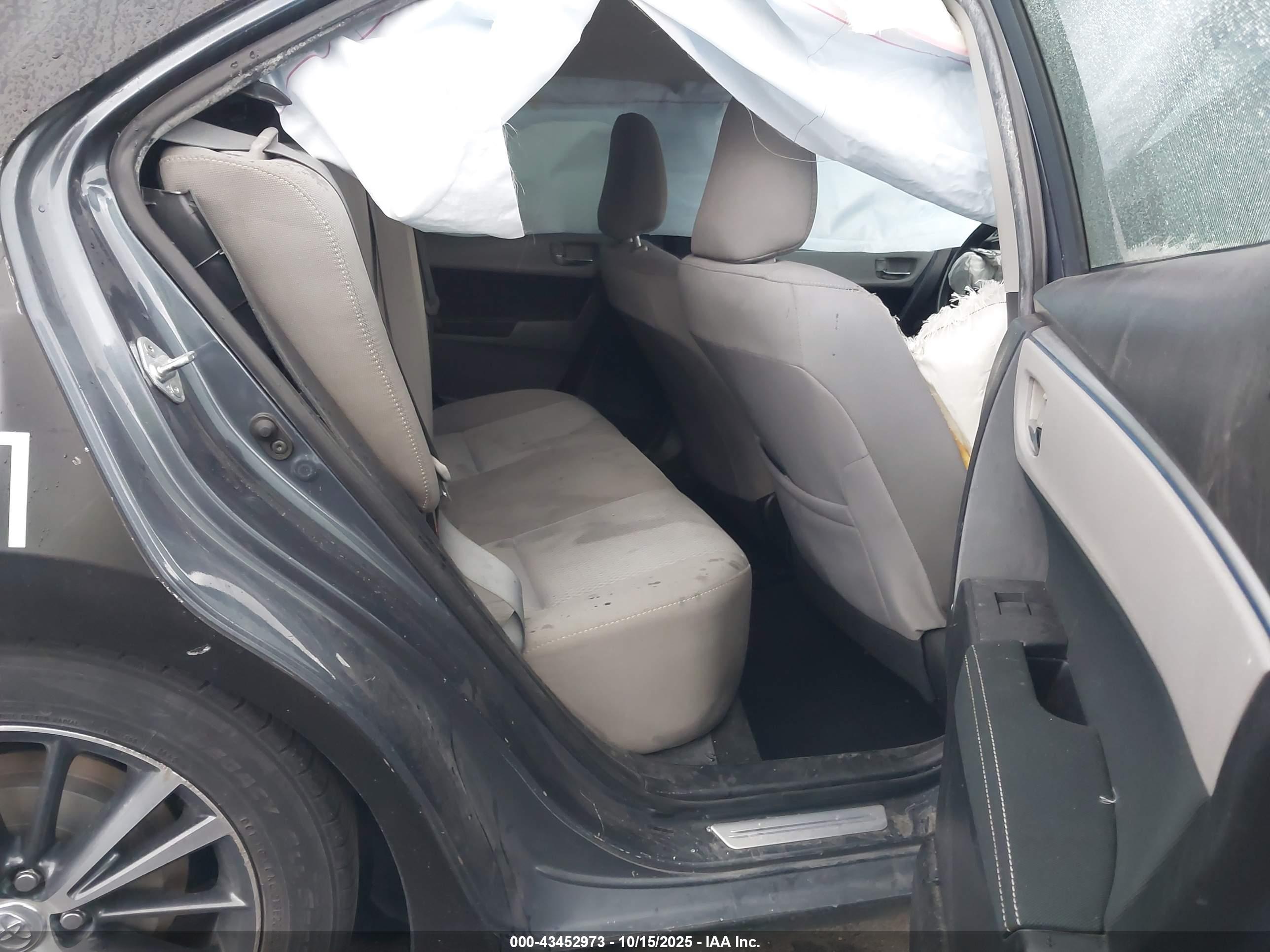 TOYOTA COROLLA image 8