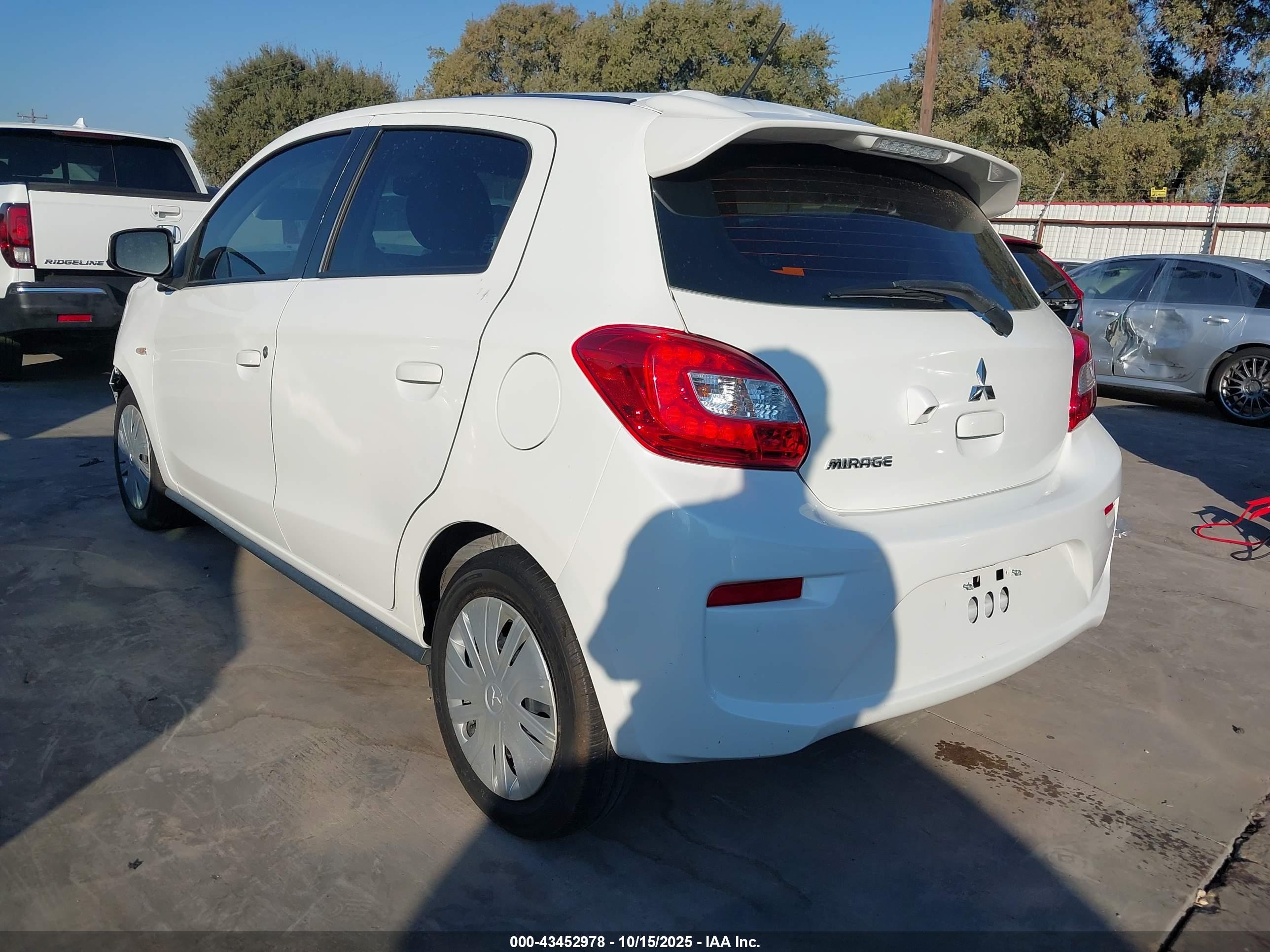 MITSUBISHI MIRAGE image 3