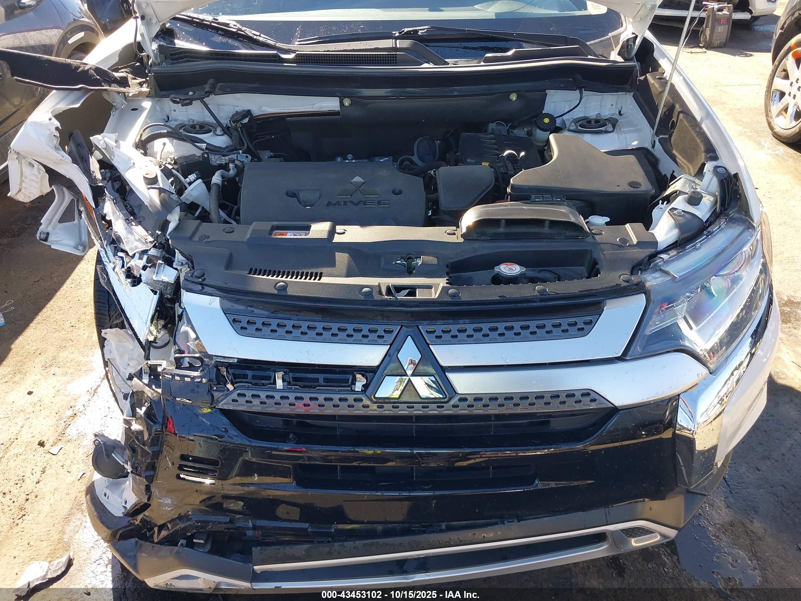 MITSUBISHI OUTLANDER image 10