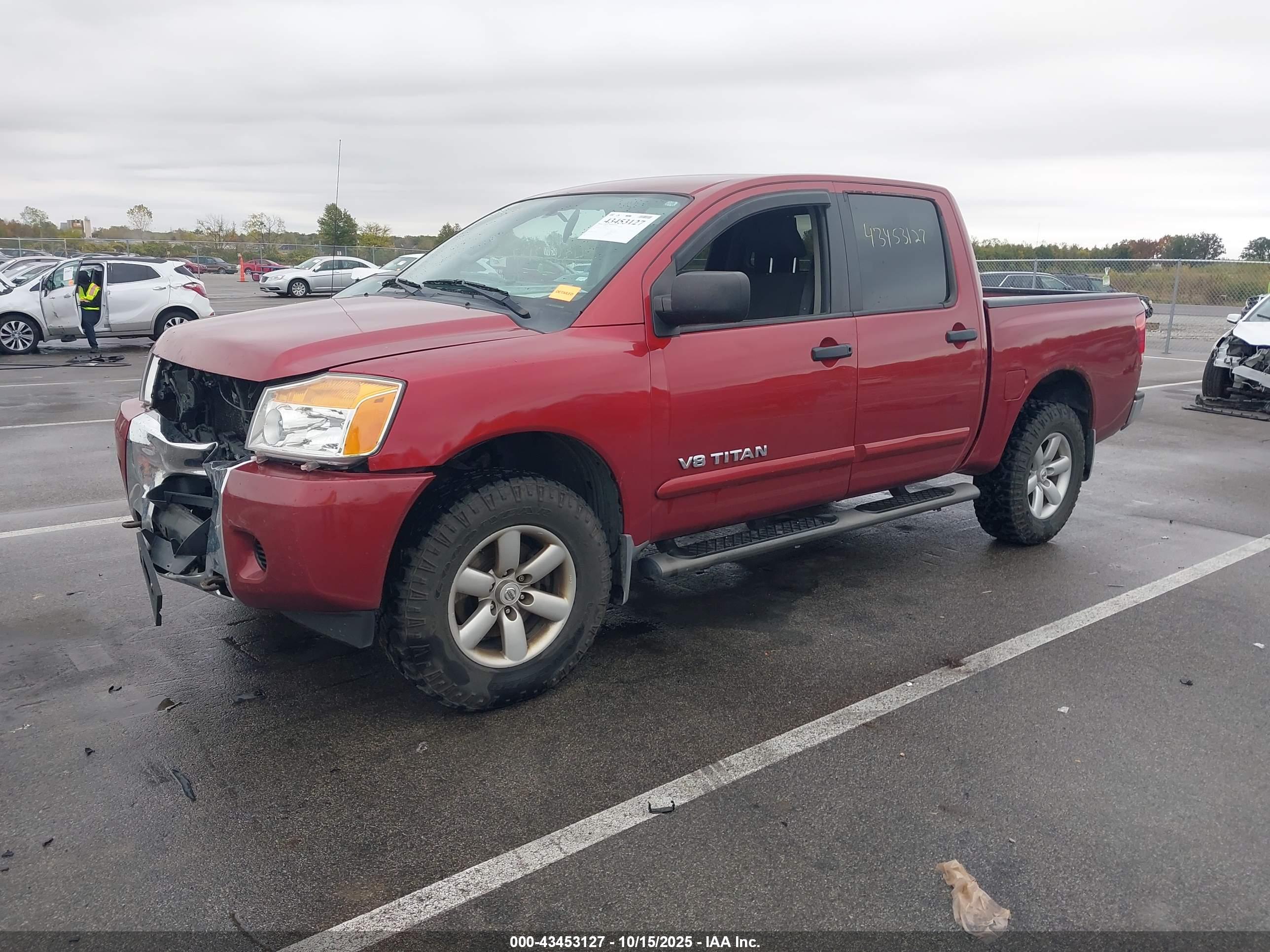 NISSAN TITAN image 2