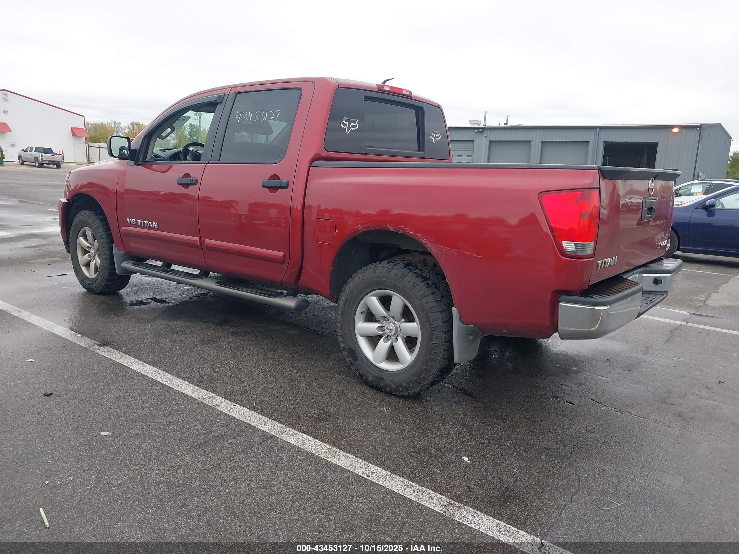 NISSAN TITAN image 3