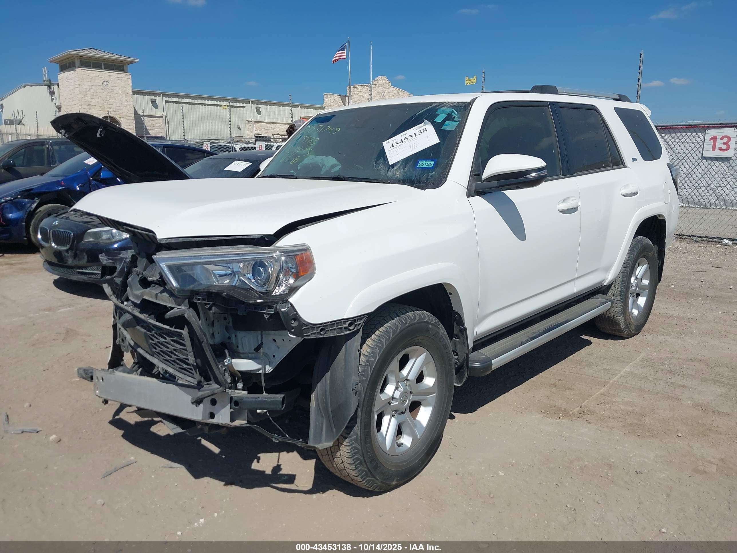 TOYOTA 4RUNNER image 2