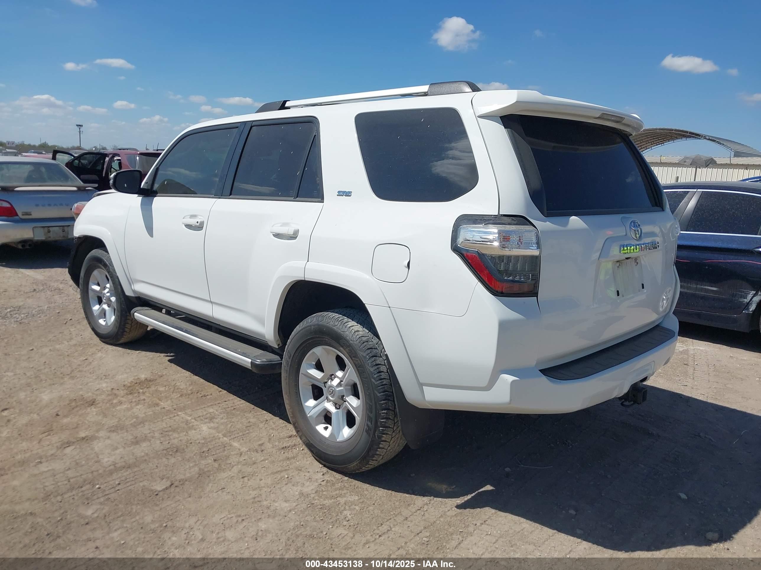 TOYOTA 4RUNNER image 3
