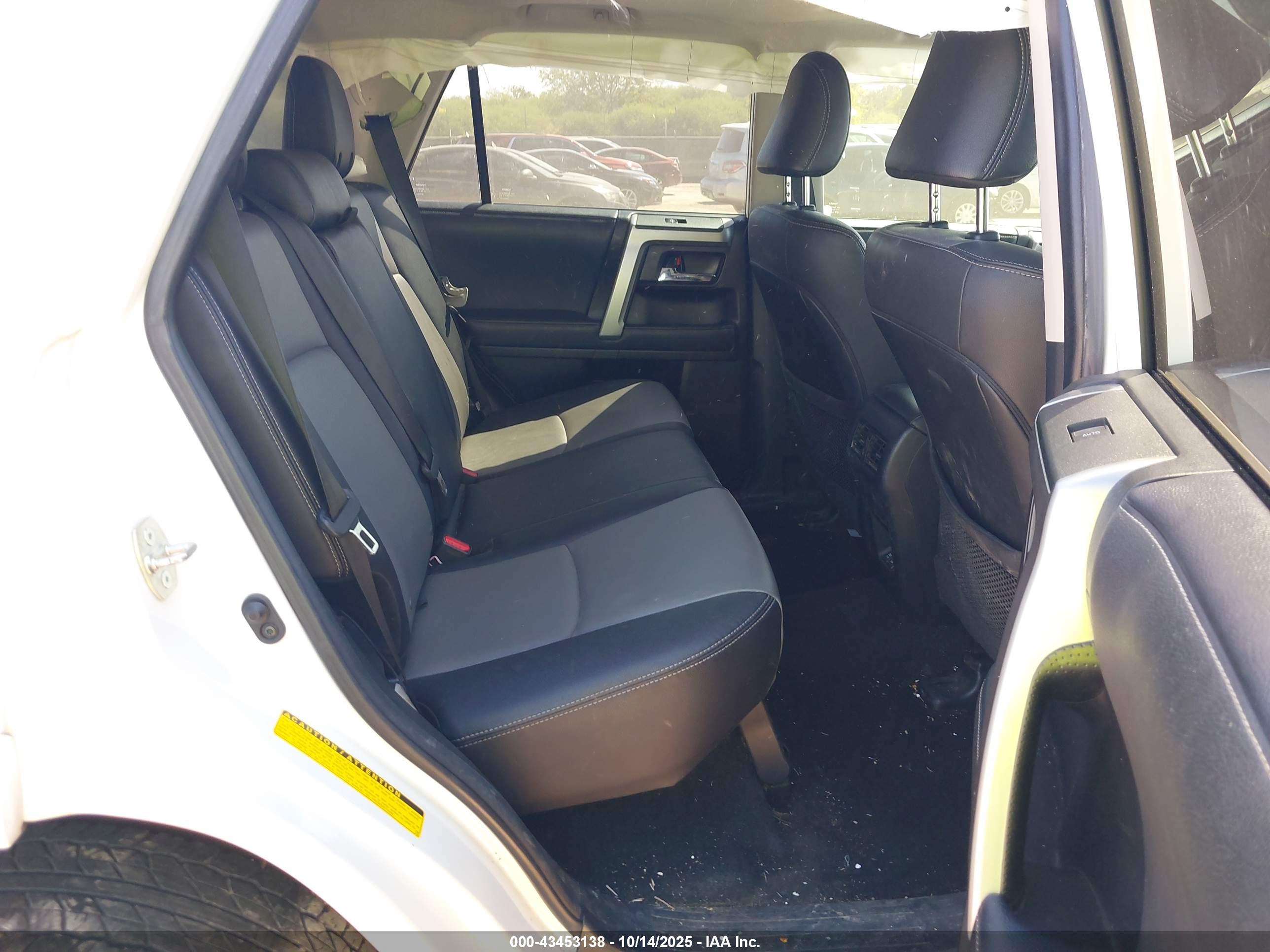 TOYOTA 4RUNNER image 8