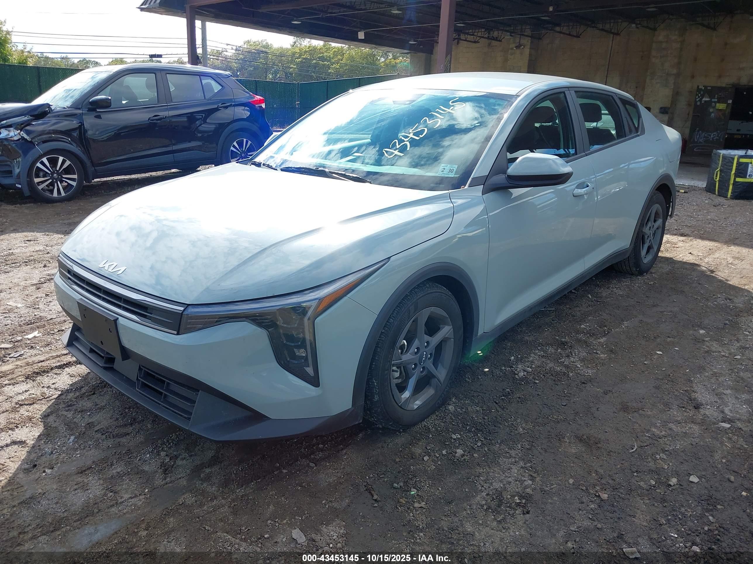 KIA K4 image 2
