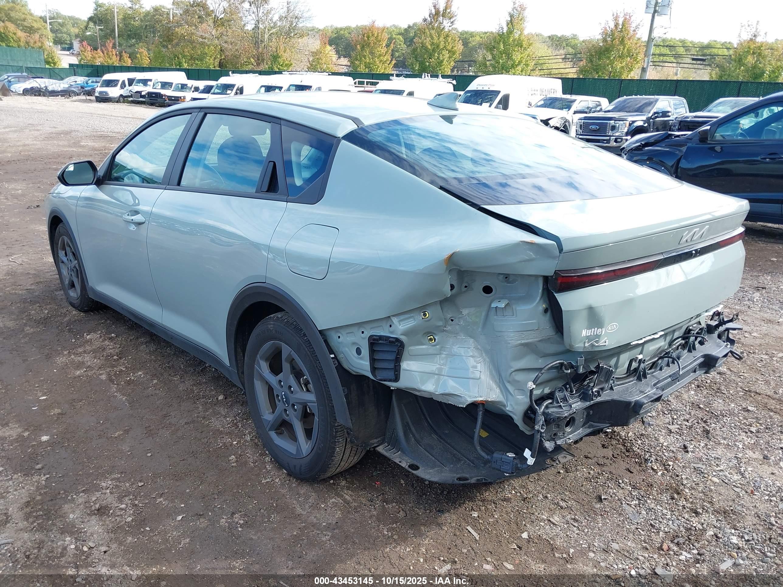 KIA K4 image 3