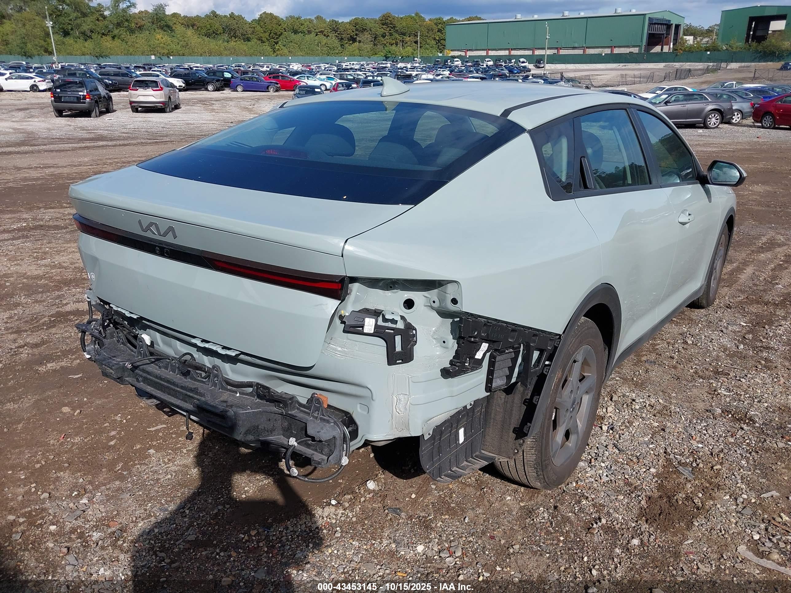 KIA K4 image 4